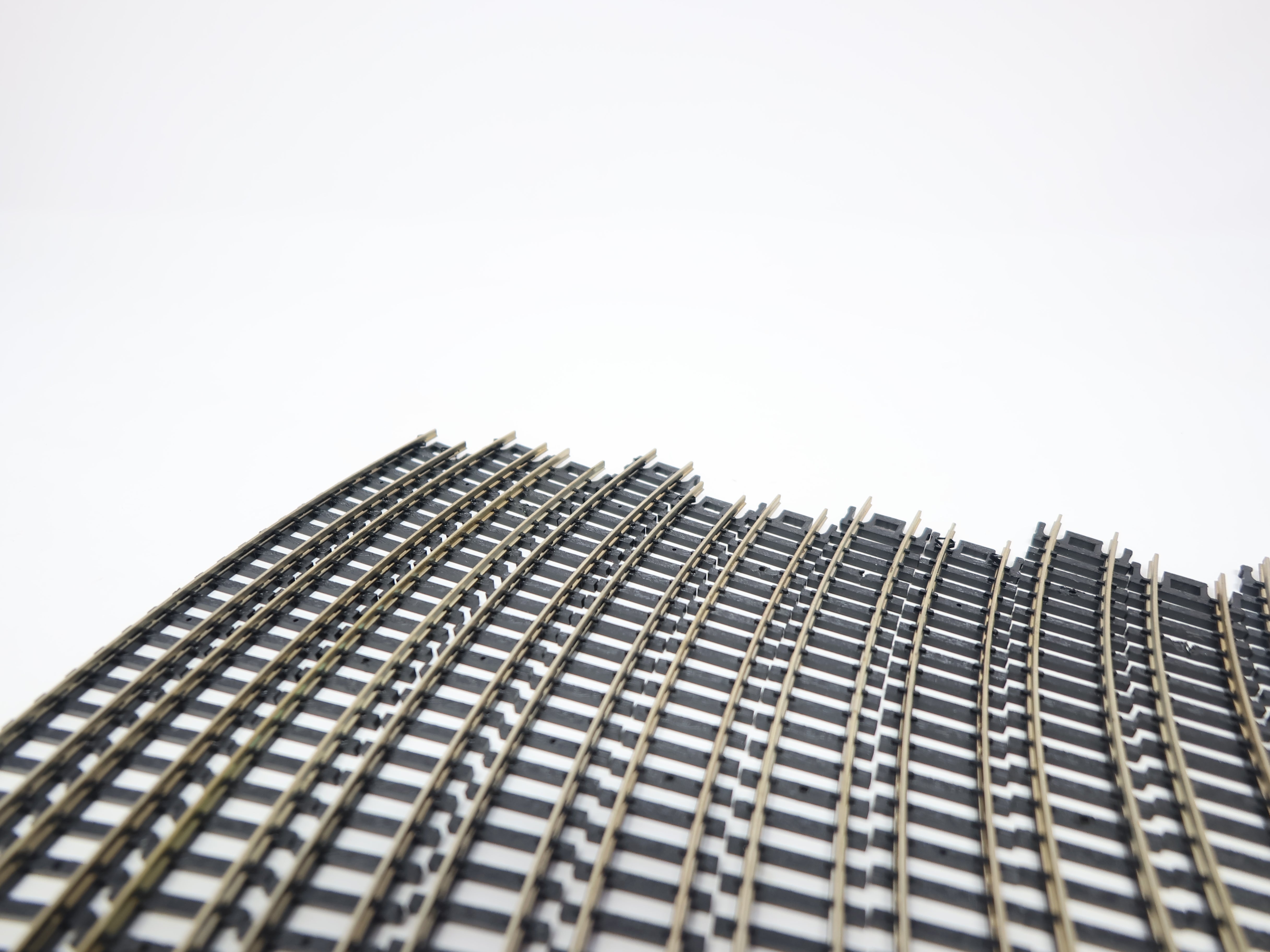 USED Atlas 2510 N Scale, Lot of 28 pieces 9.75″ Radius Curved Track
