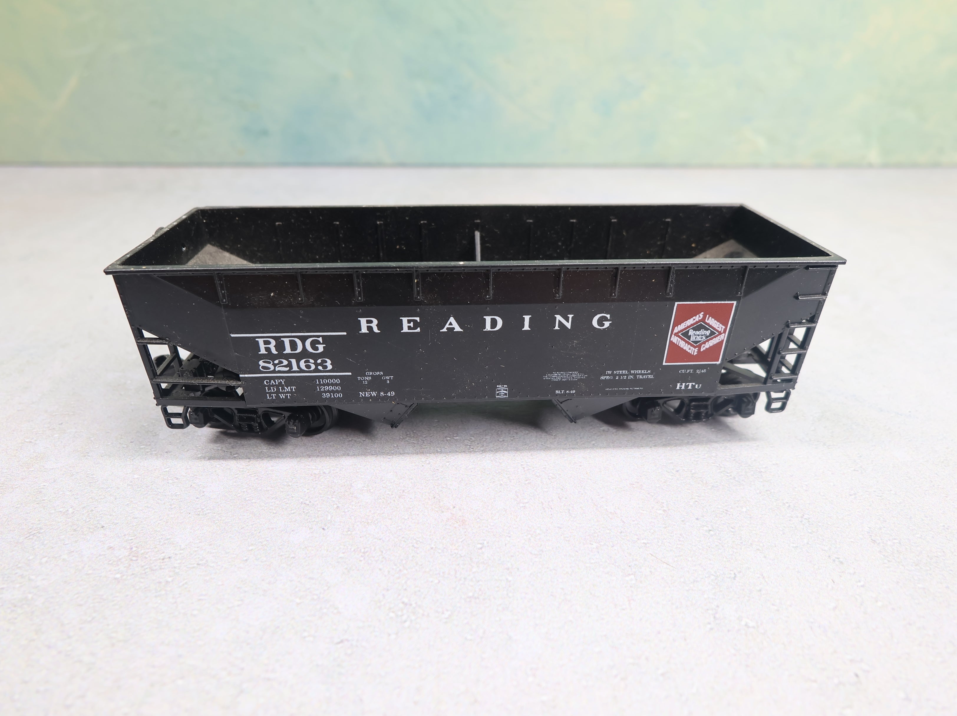 USED Athearn HO Scale 2 Bay Open Hopper Reading RDG #82163