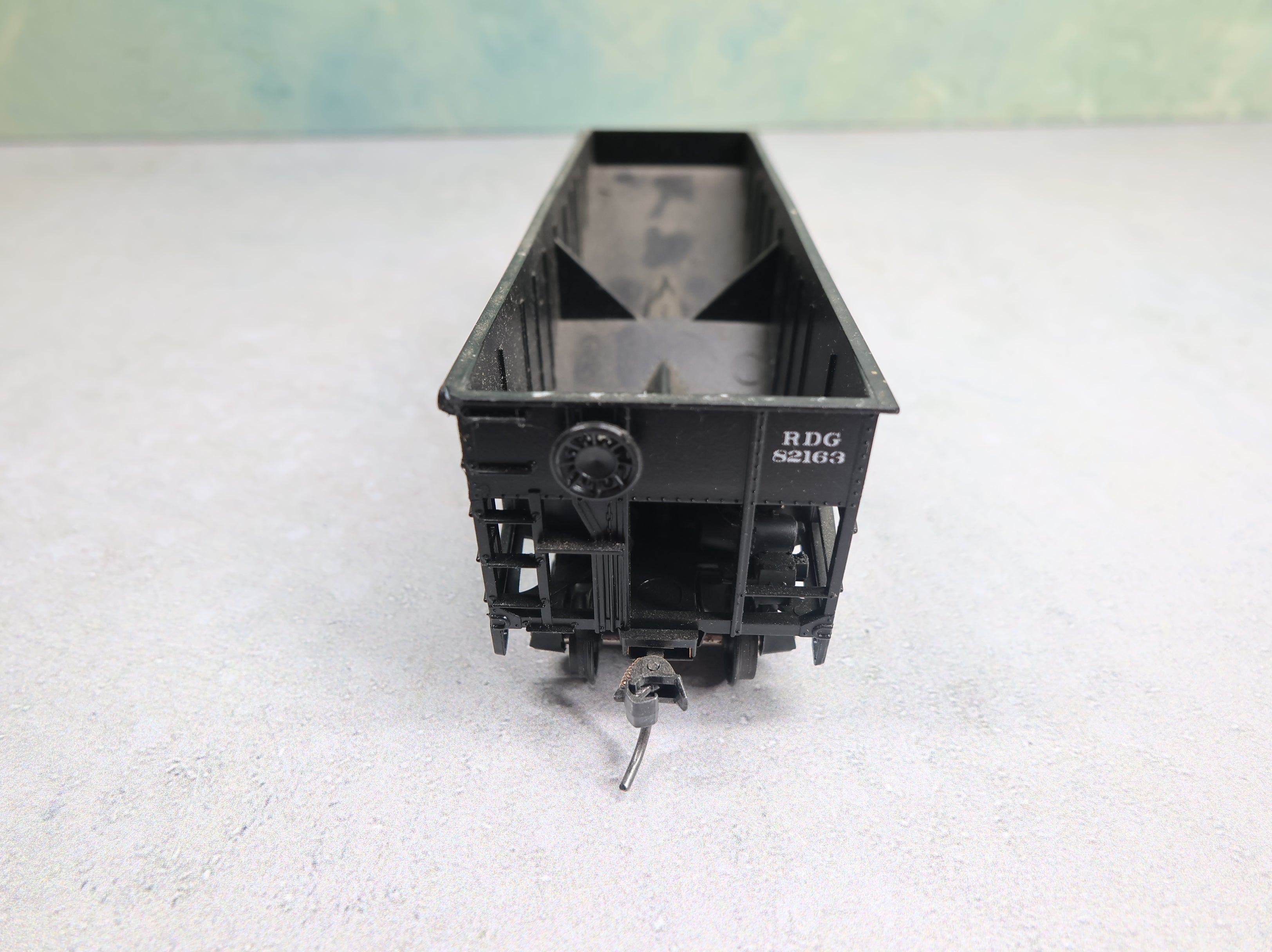USED Athearn HO Scale 2 Bay Open Hopper Reading RDG #82163