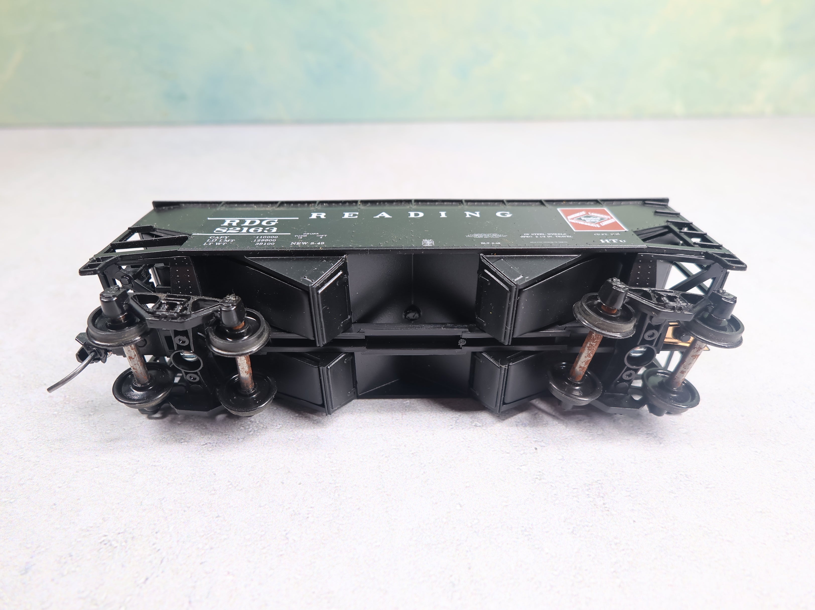 USED Athearn HO Scale 2 Bay Open Hopper Reading RDG #82163