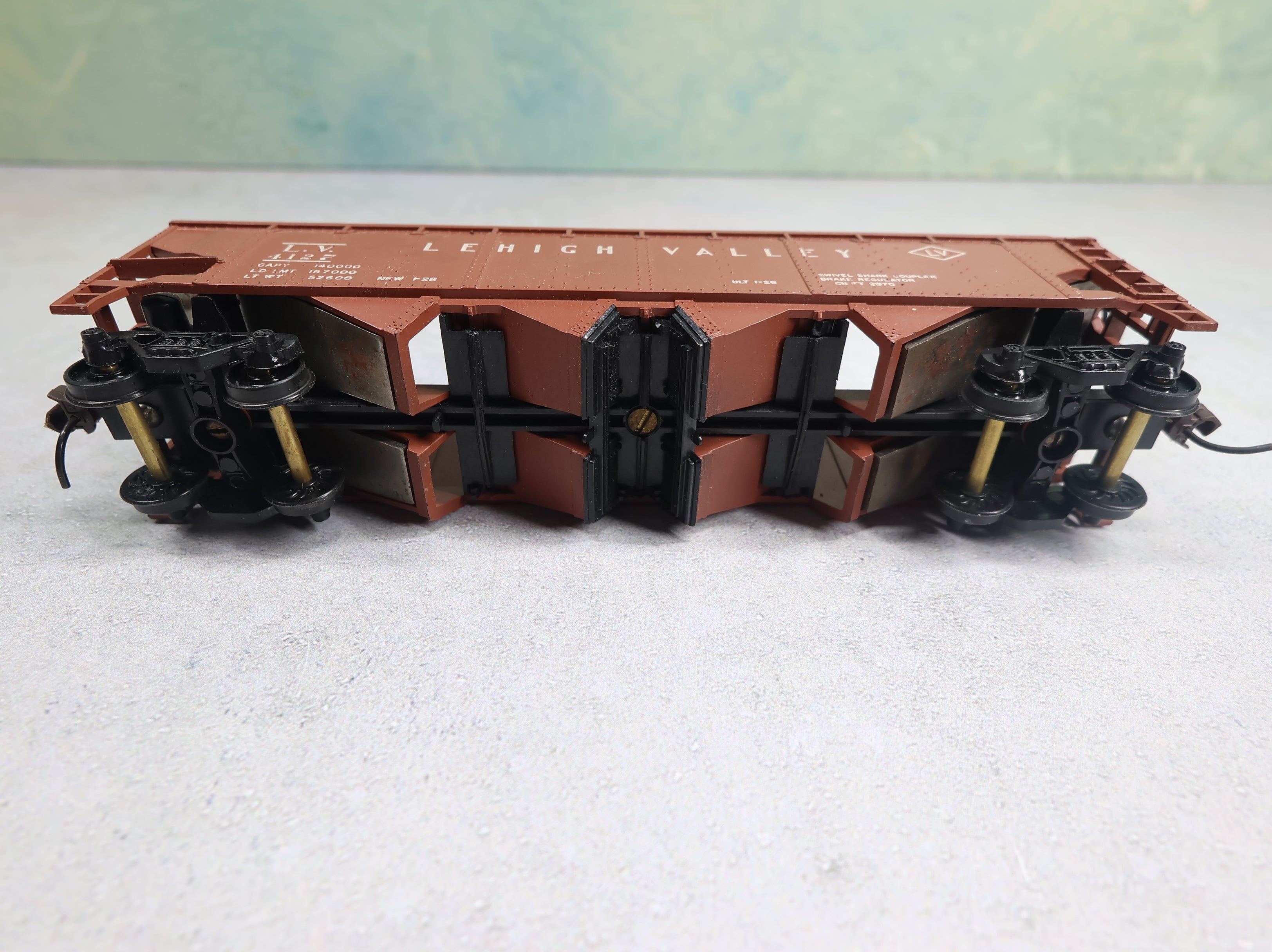 USED Athearn HO Scale Operating Hopper Lehigh Valley LV #4127