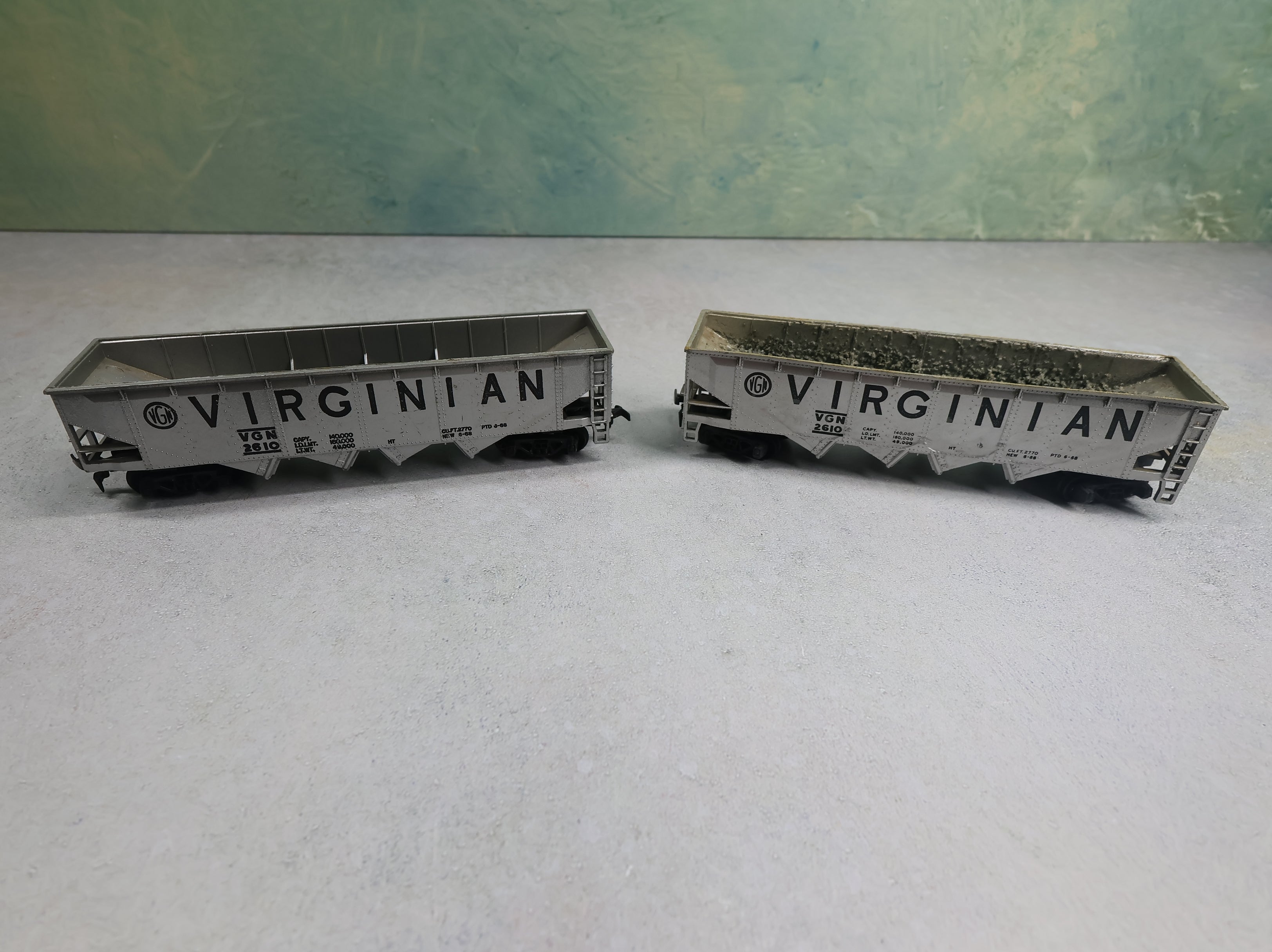 USED Tyco HO Scale 4 Bay Hopper Virginian VGN #2610 (2 pcs)