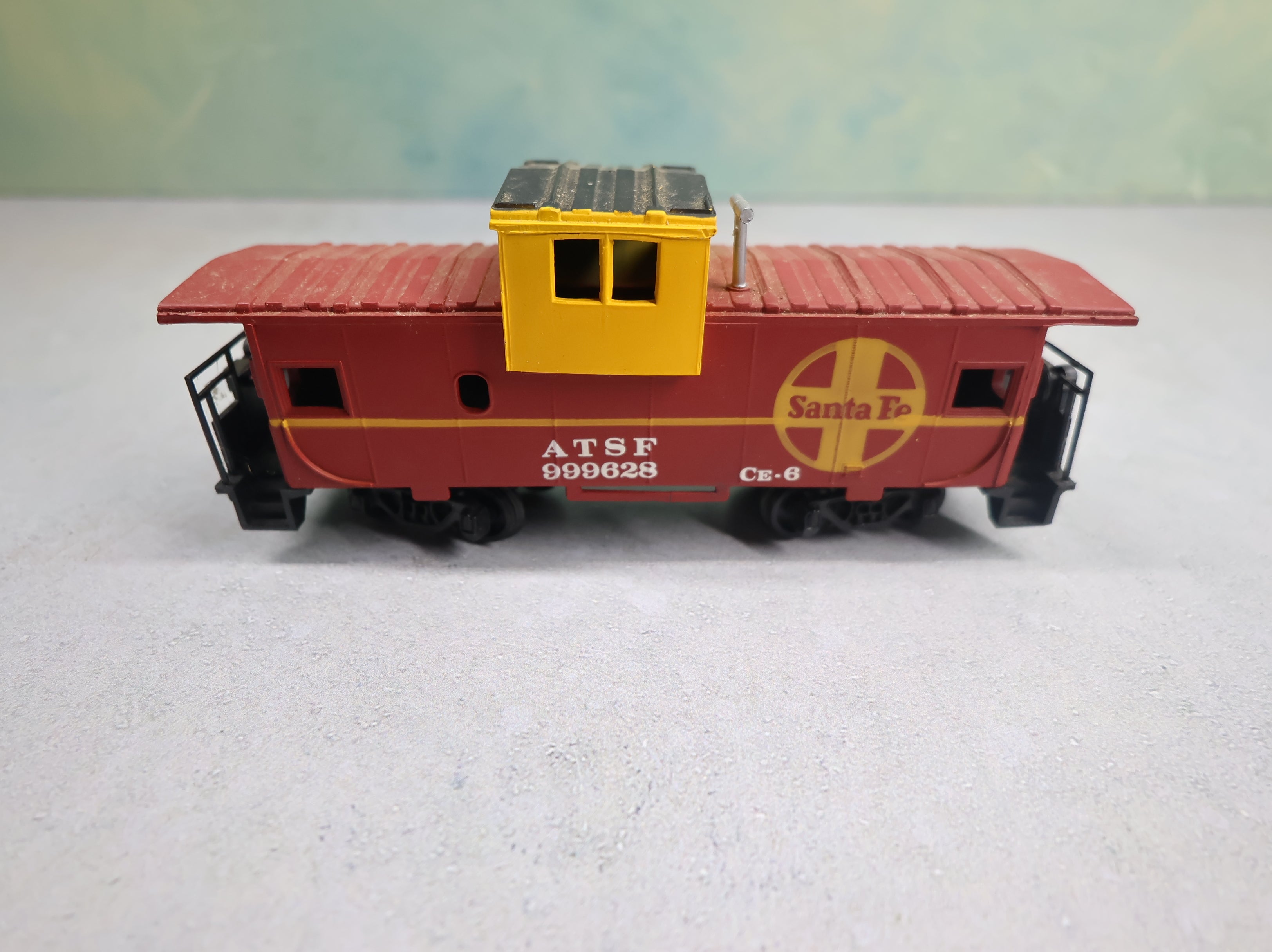 USED Bachmann HO Scale Caboose Santa Fe ATSF #999628