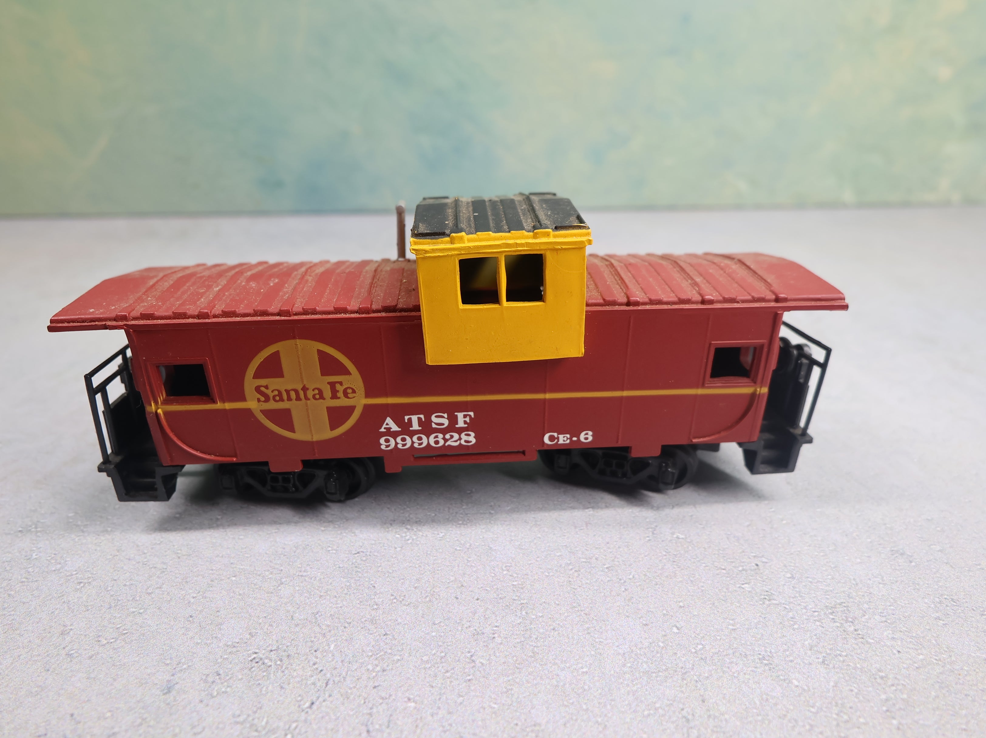 USED Bachmann HO Scale Caboose Santa Fe ATSF #999628