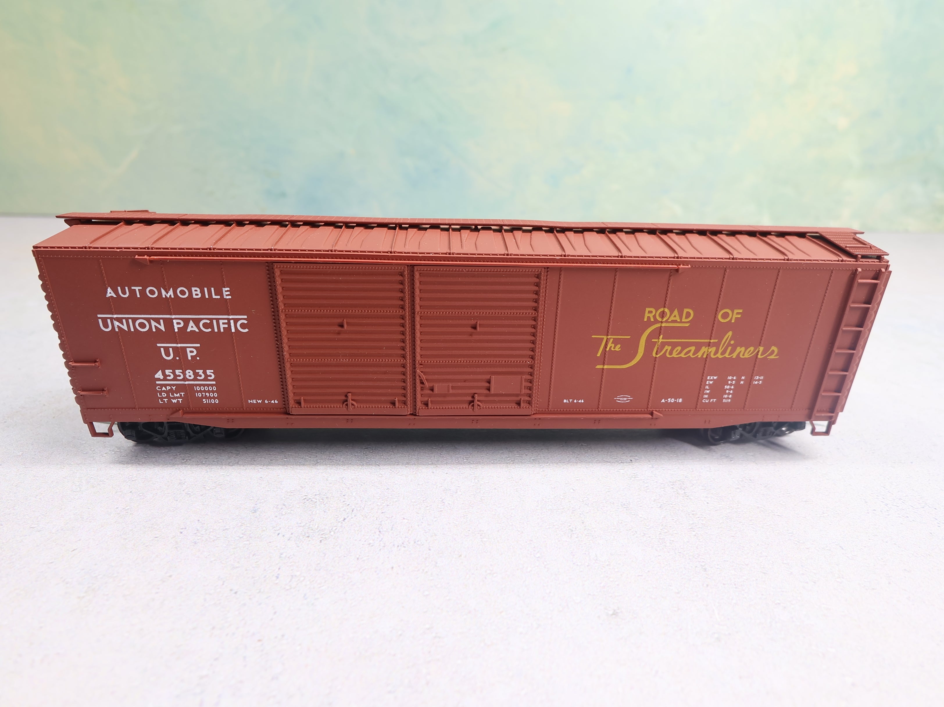 USED Accurail 5275 HO Scale 50' AAR Double Door Box Car Union Pacific UP #455835