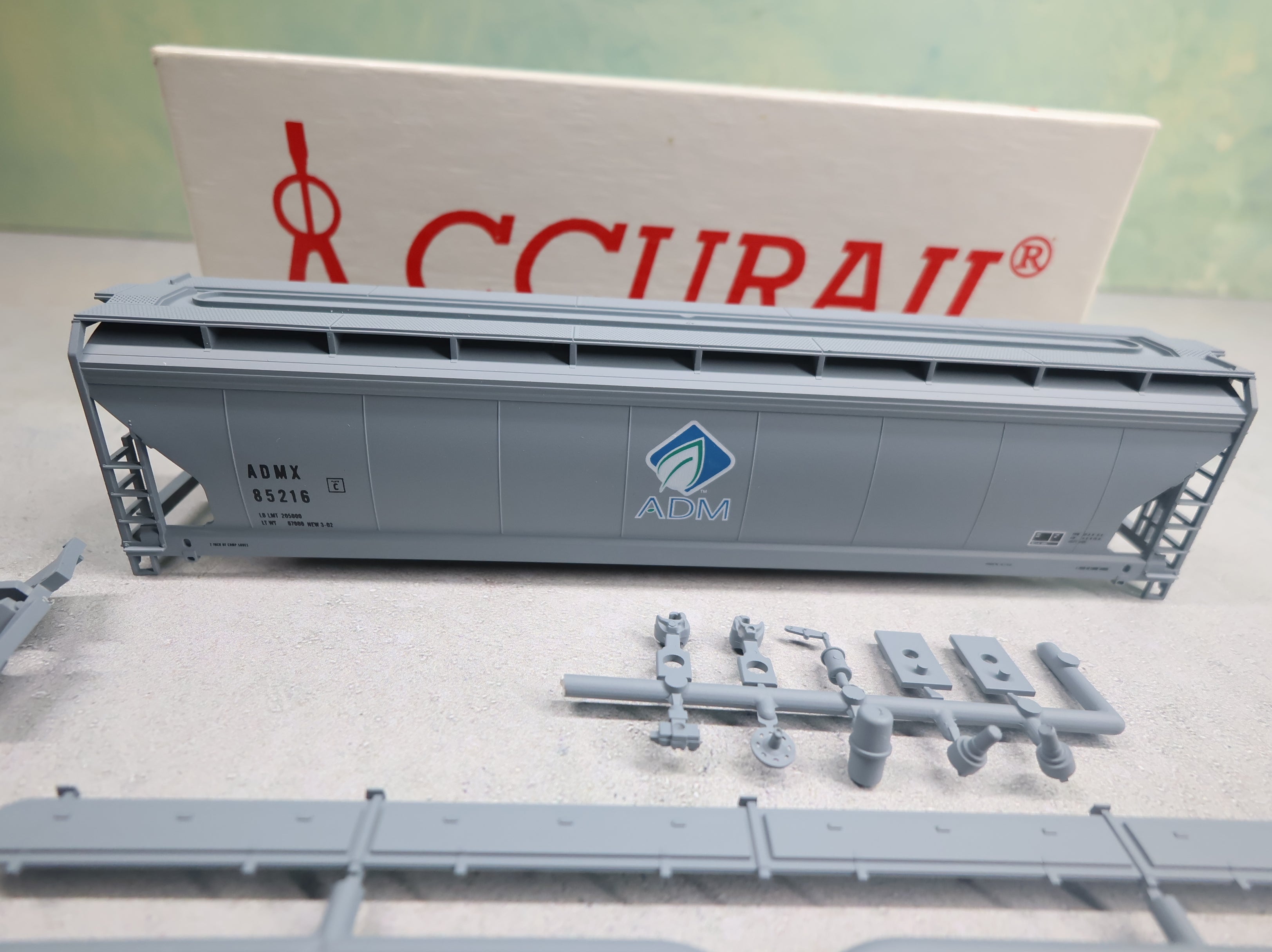 USED Accurail 2073 HO Scale 3-Bay ACF Covered Hopper ADM ADMX #85216