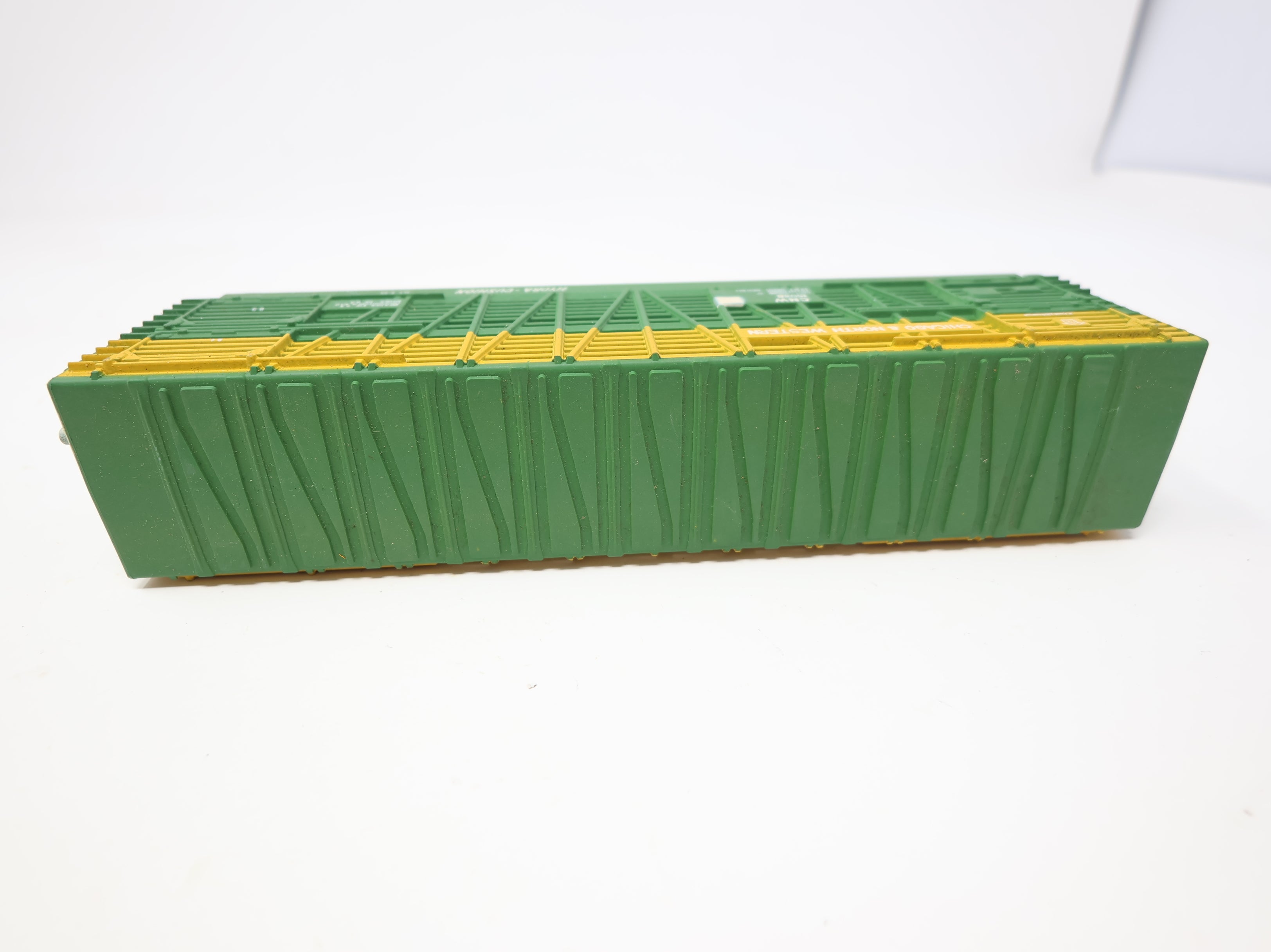 USED AHM HO Scale Hydra Cushion Cattle Stock Car Chicago & North Western CNW #15038