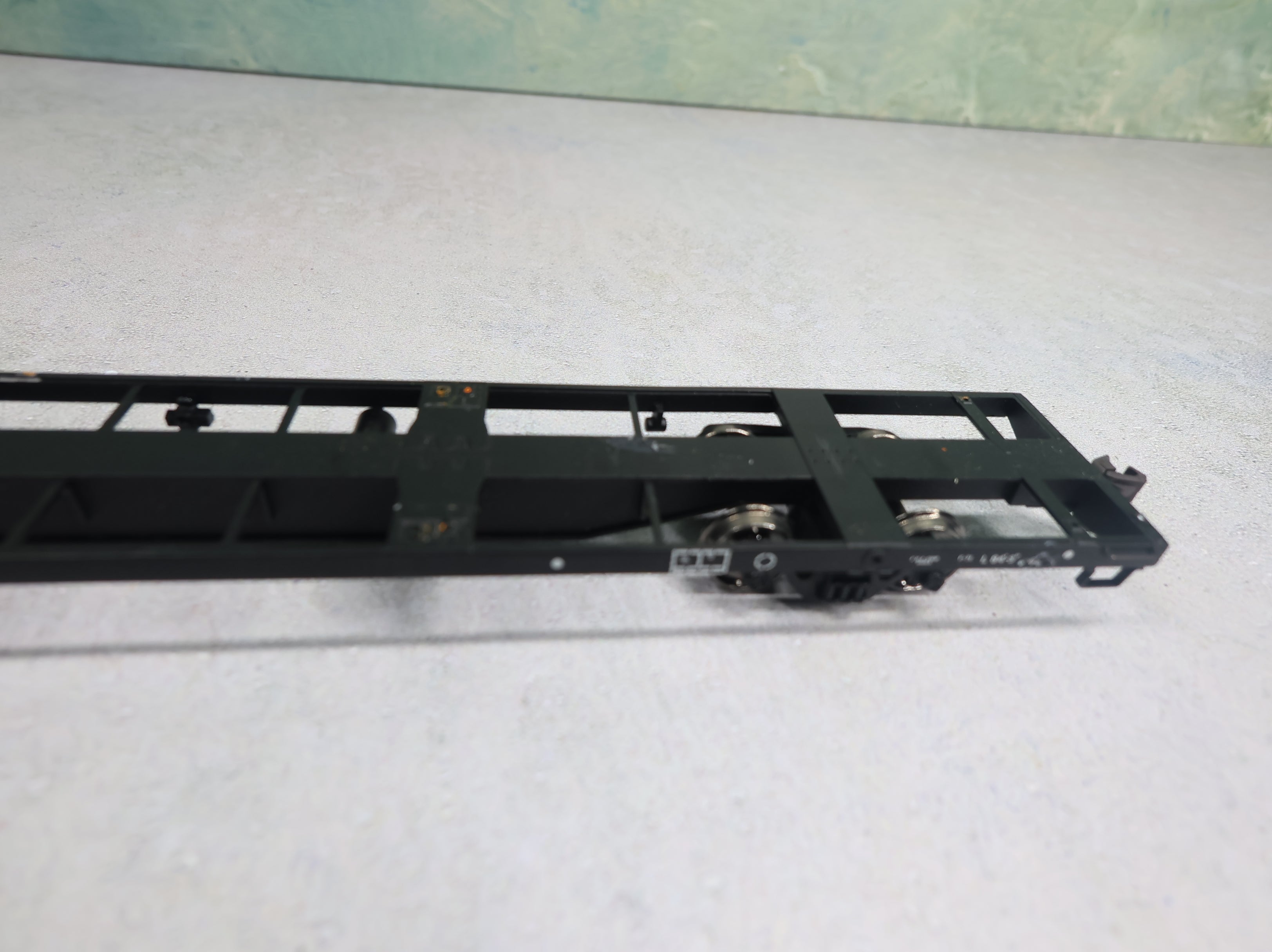 USED Atlas Trainman Plus HO Scale 85' Trash Container Flat Car JTSX #400150