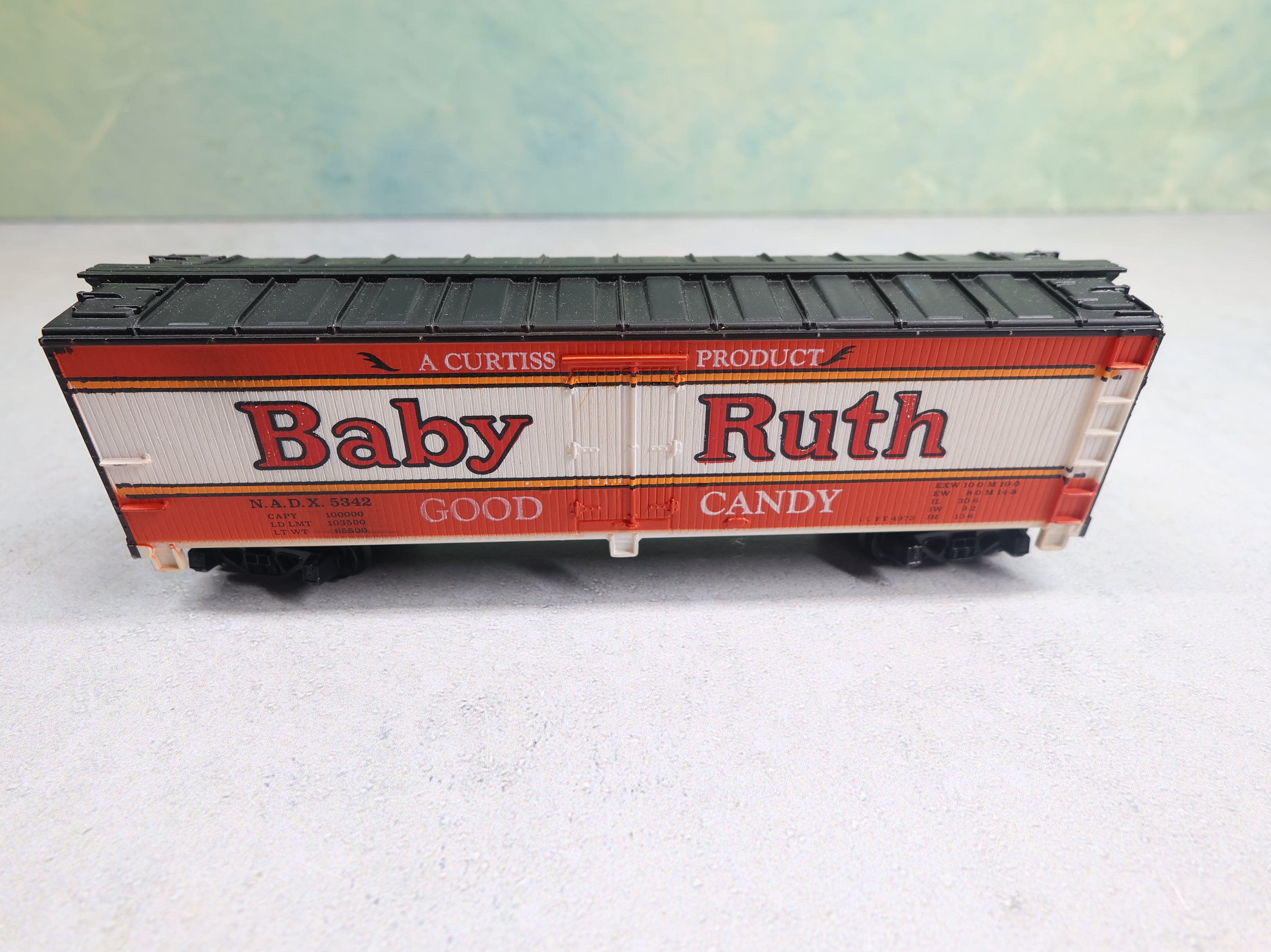 USED Tyco HO Scale 40' Reefer Box Car Baby Ruth NADX #5342