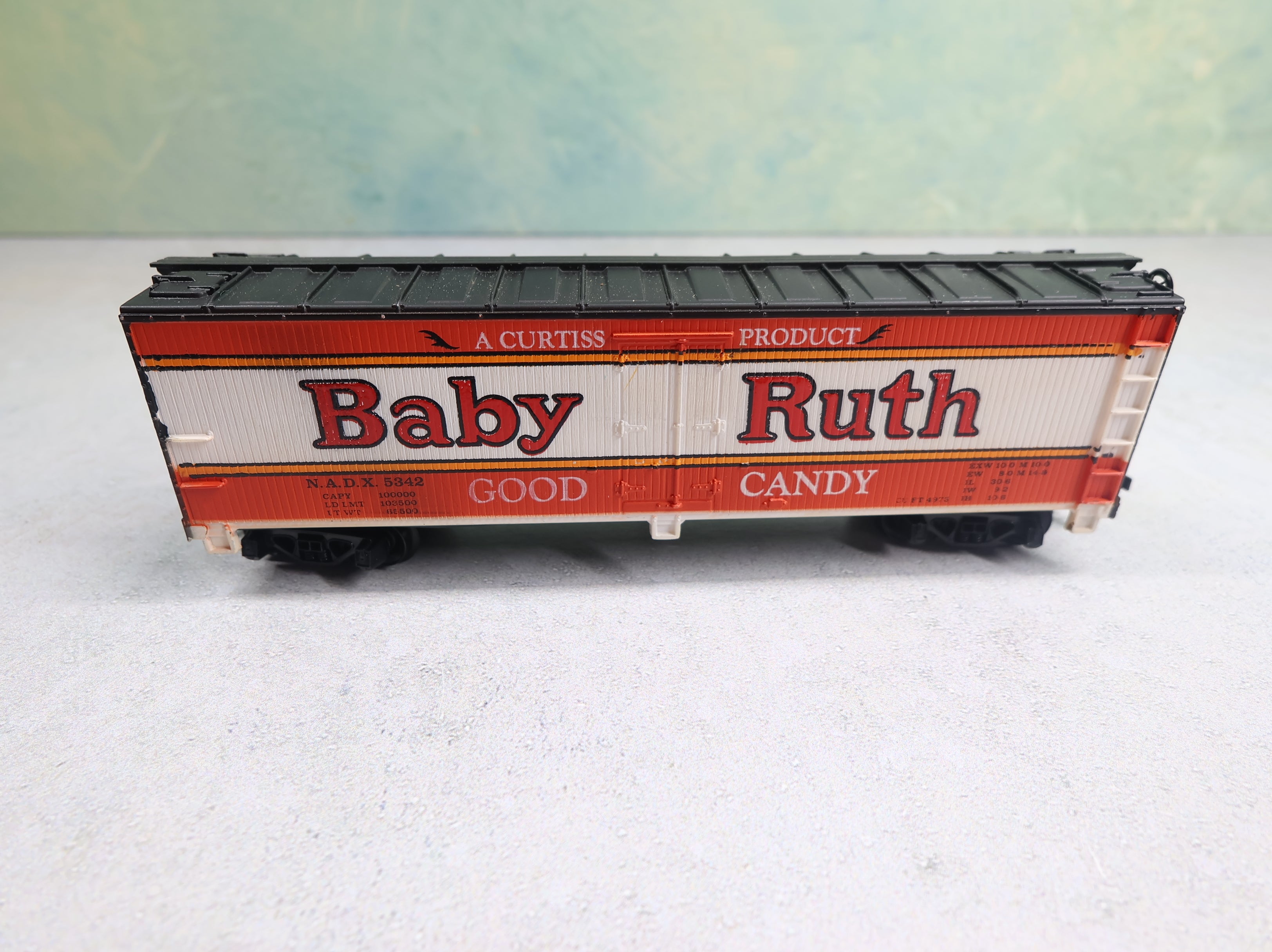 USED Tyco HO Scale 40' Reefer Box Car Baby Ruth NADX #5342