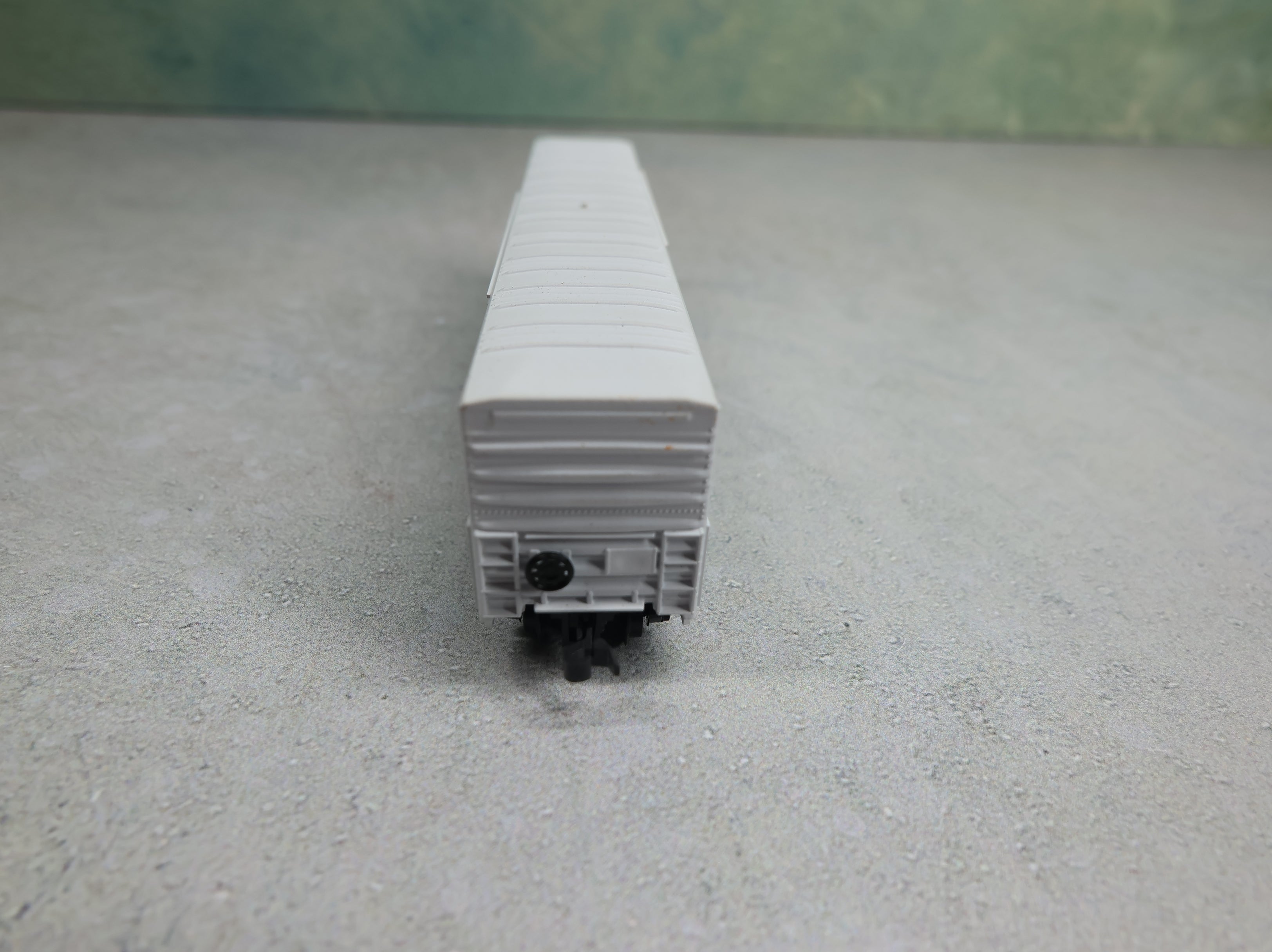 USED Roundhouse N Scale 57' Mech Reefer Box Car Pacific Fruit Express PFE #453674 Knuckle Couplers