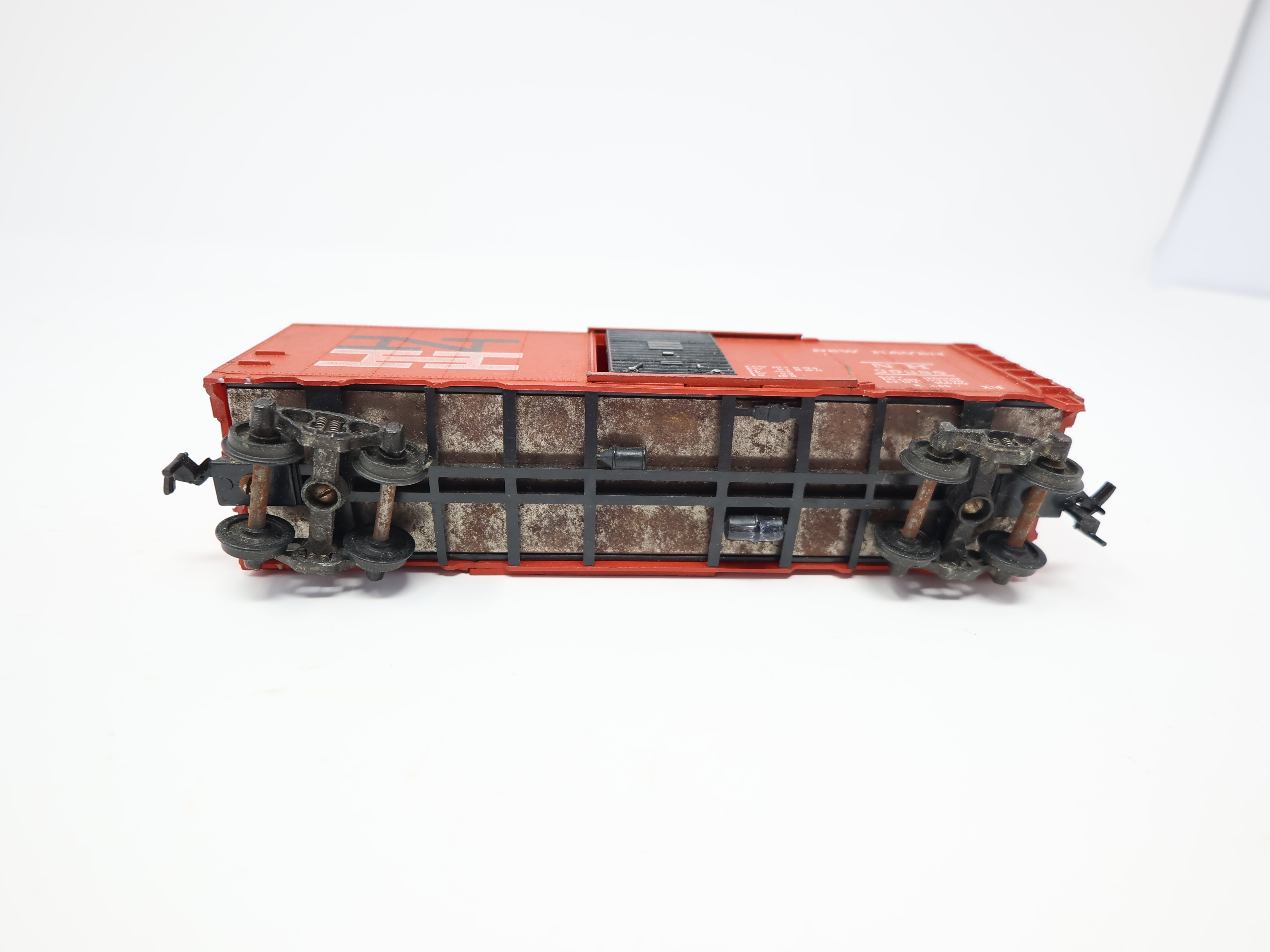 USED Athearn HO Scale, 40' Stock Car, New Haven NH #39288