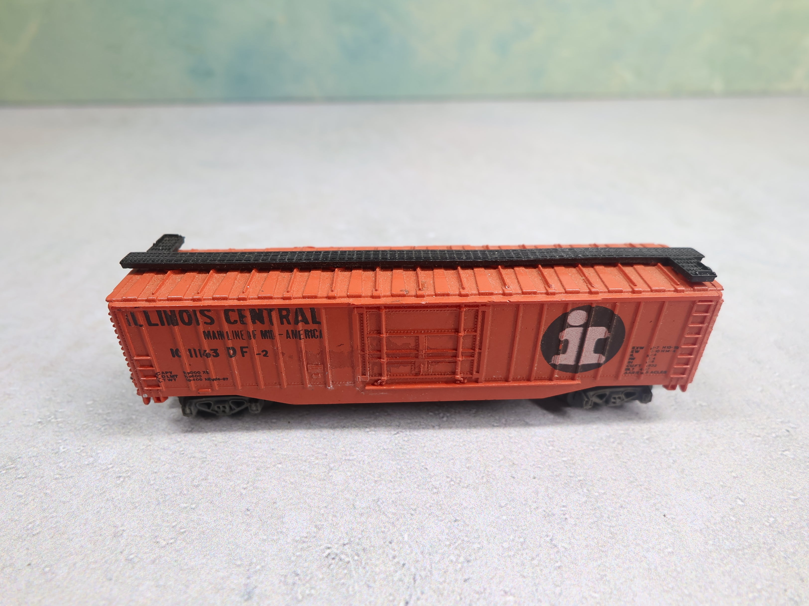 USED LIMA N Scale 46' Box Car Illinois Central IC #11143