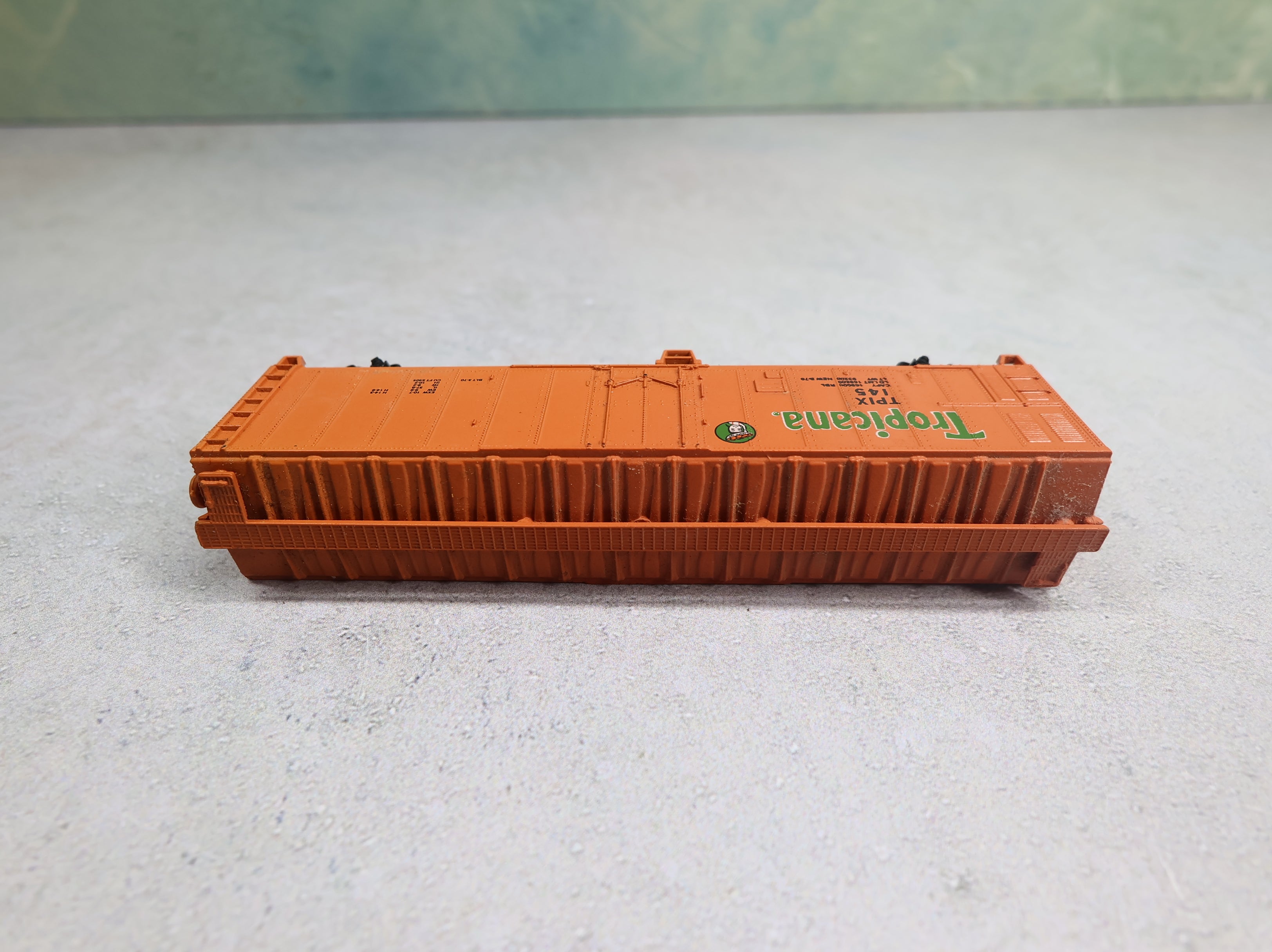 USED Atlas N Scale 51' Box Car Tropicana TPIX #145 Knuckle Couplers