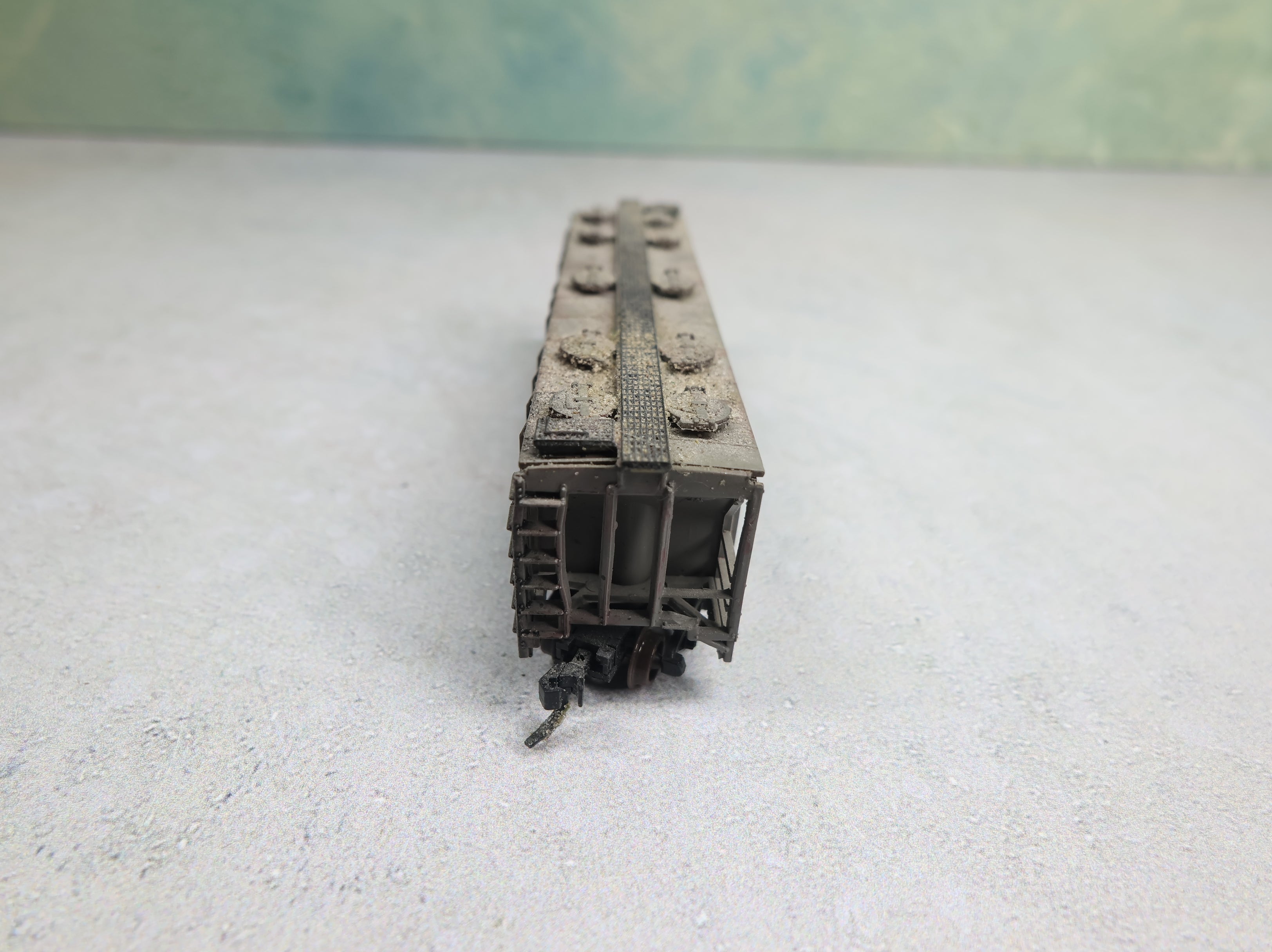 USED Bachmann N Scale 3 Bay Covered Hopper Wabash WAB #32985 Weathered, Knuckle Couplers