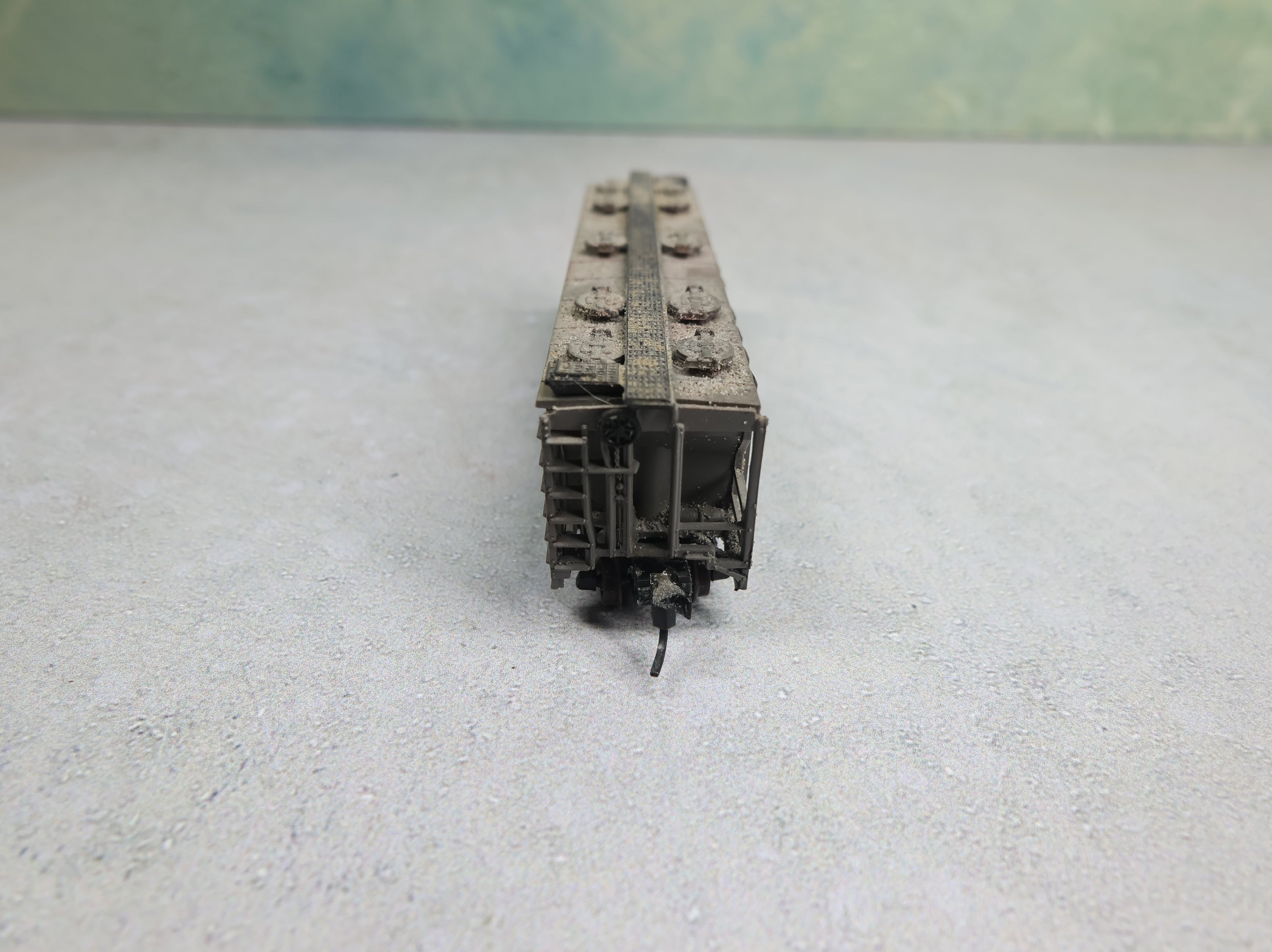 USED Bachmann N Scale 3 Bay Covered Hopper Wabash WAB #32985 Weathered, Knuckle Couplers