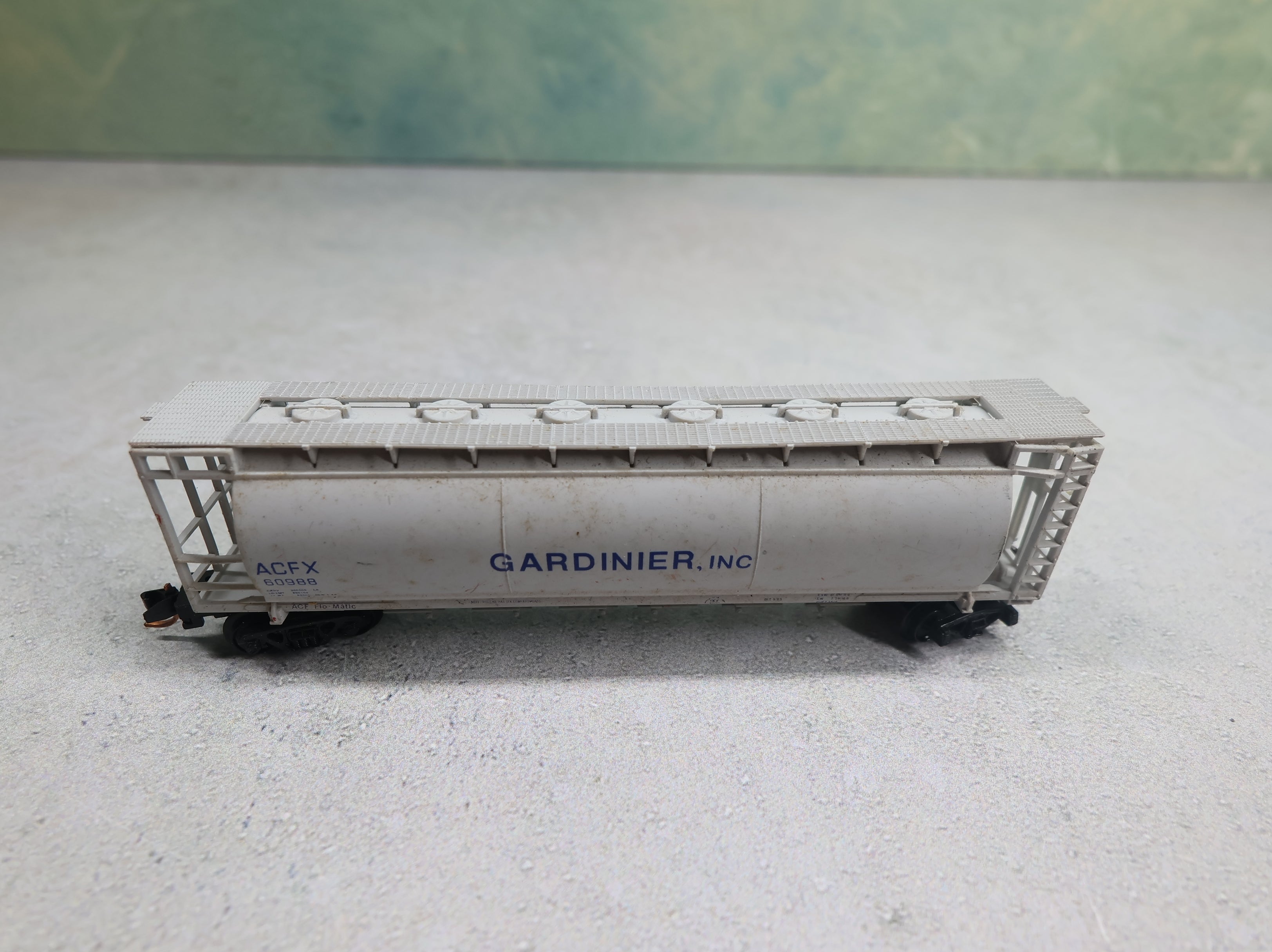 USED DVFC N Scale Delaware Valley 6 Bay Cylindrical Hopper Gardinier ACFX #60988 Knuckle Couplers