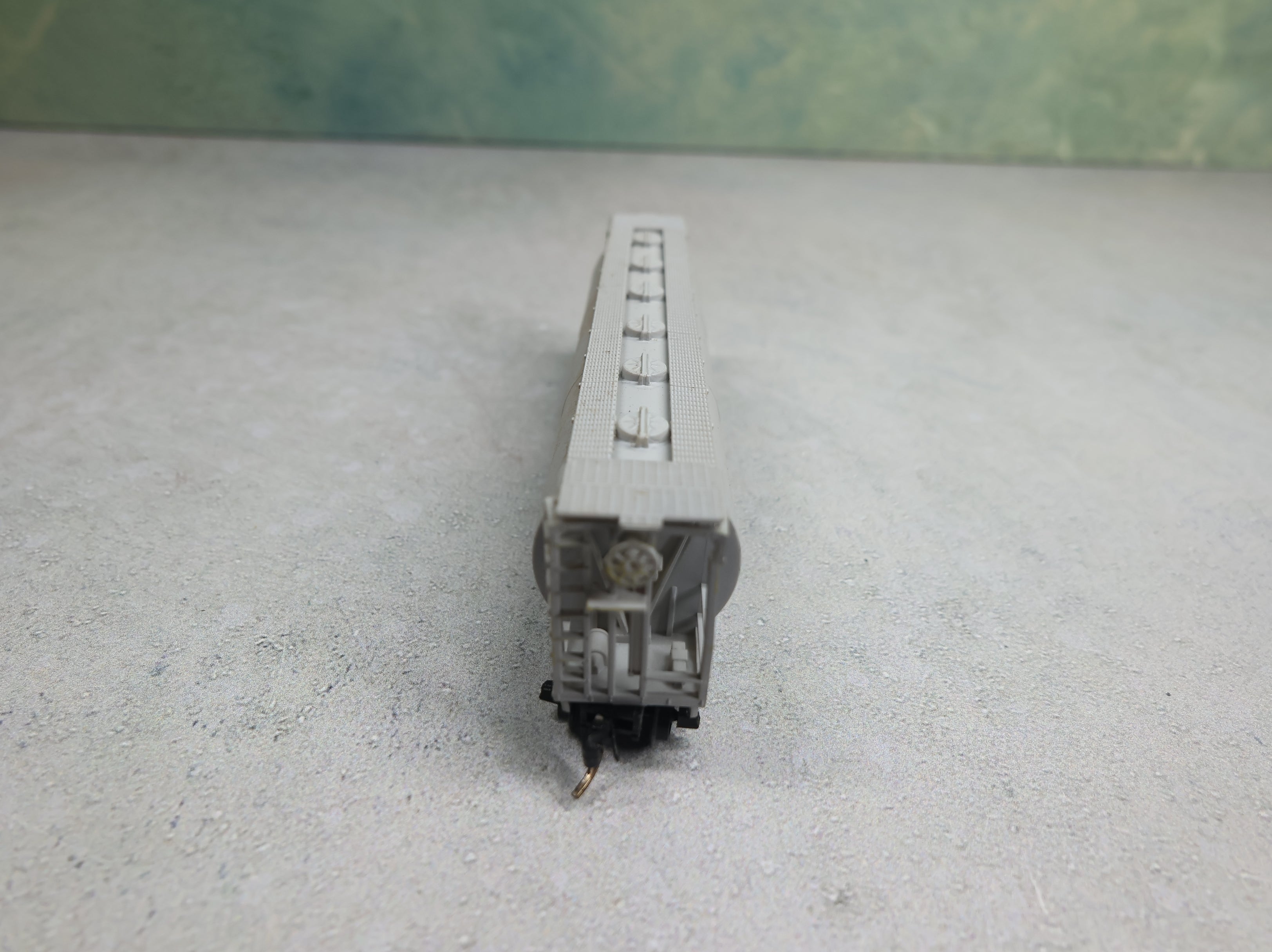 USED DVFC N Scale Delaware Valley 6 Bay Cylindrical Hopper Gardinier ACFX #60988 Knuckle Couplers