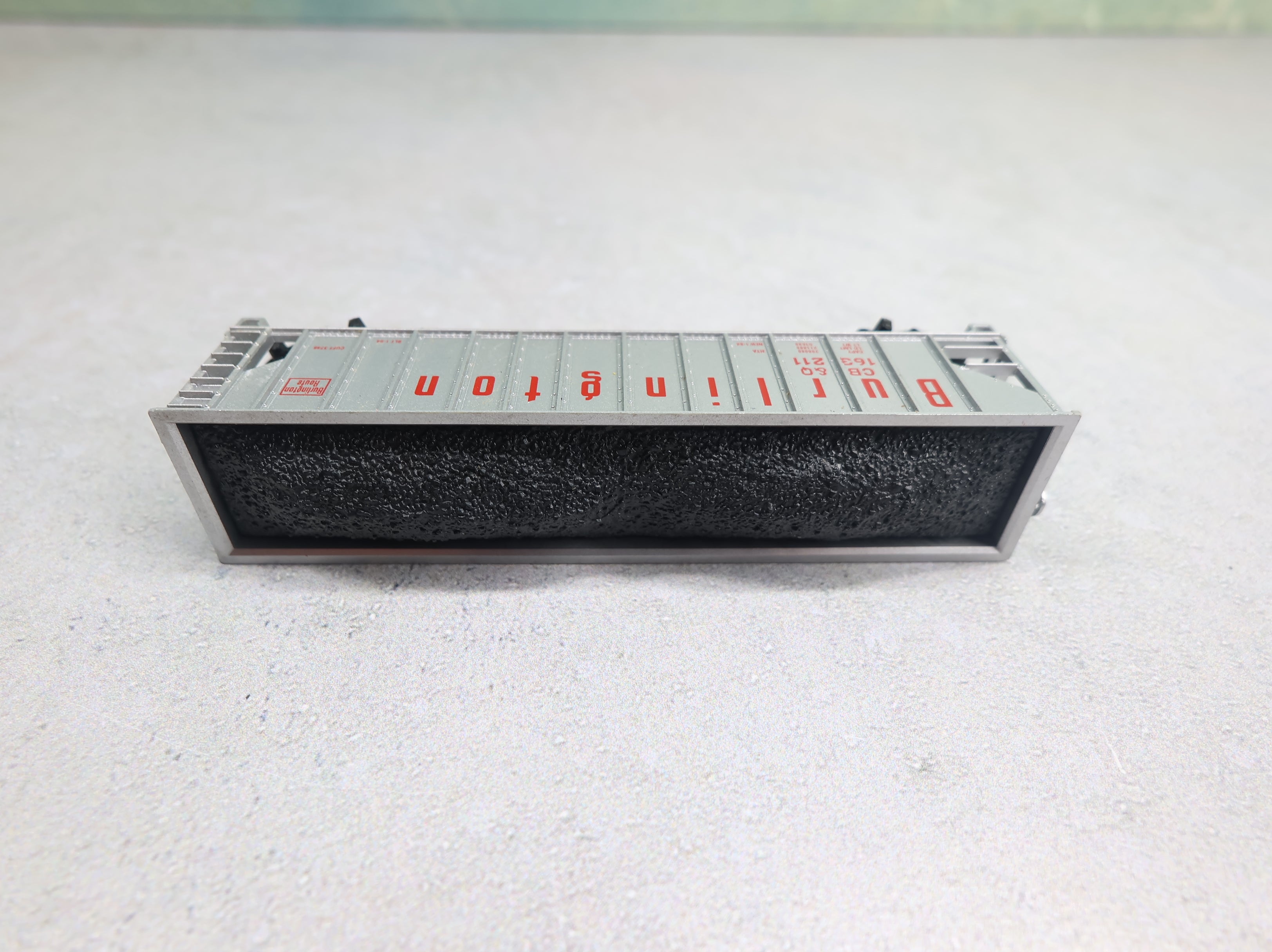 USED Atlas N Scale 3 Bay 100 Ton Hopper Burlington CB&Q #163211 w/ Coal Load & Knuckle Couplers