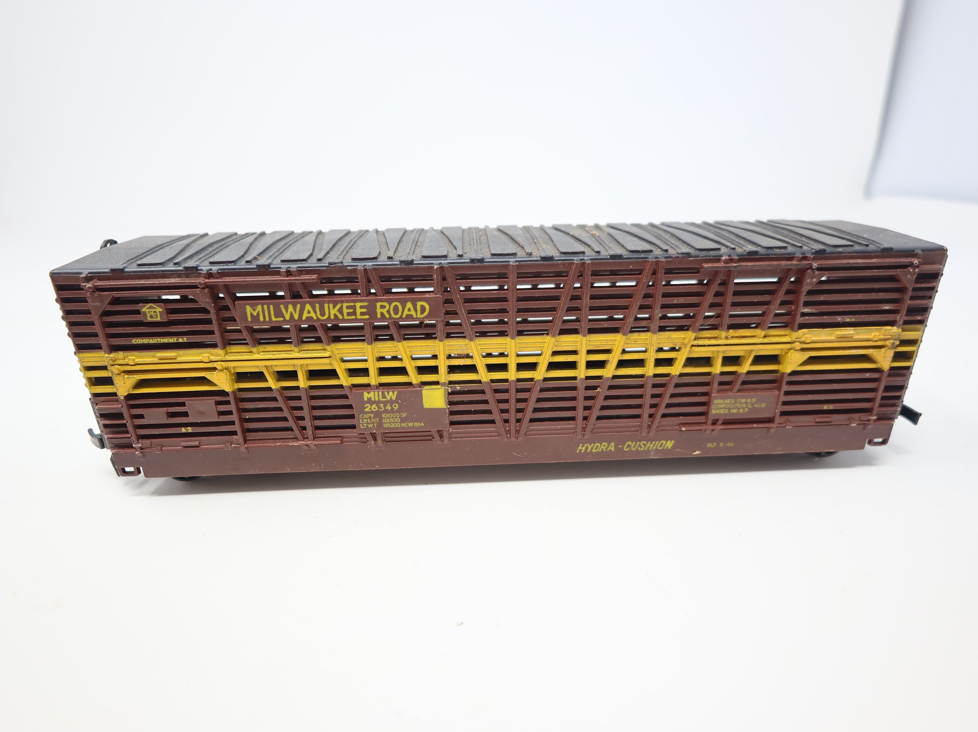 USED AHM HO Scale Hydra Cushion Cattle Stock Car Milwaukee Road MILW #26349