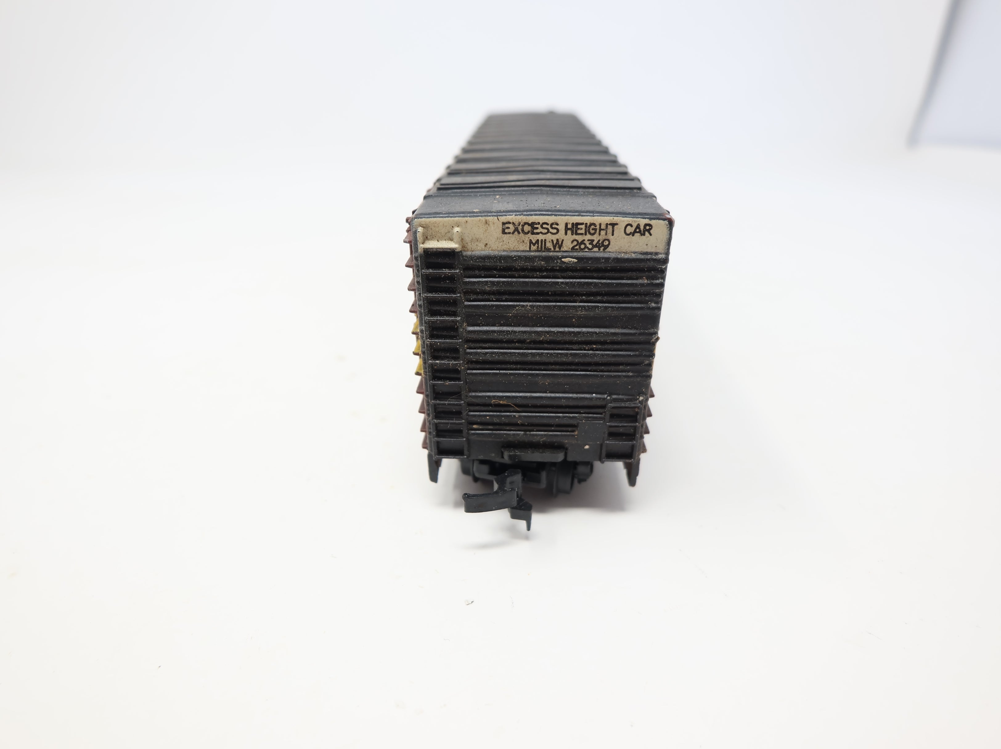 USED AHM HO Scale Hydra Cushion Cattle Stock Car Milwaukee Road MILW #26349