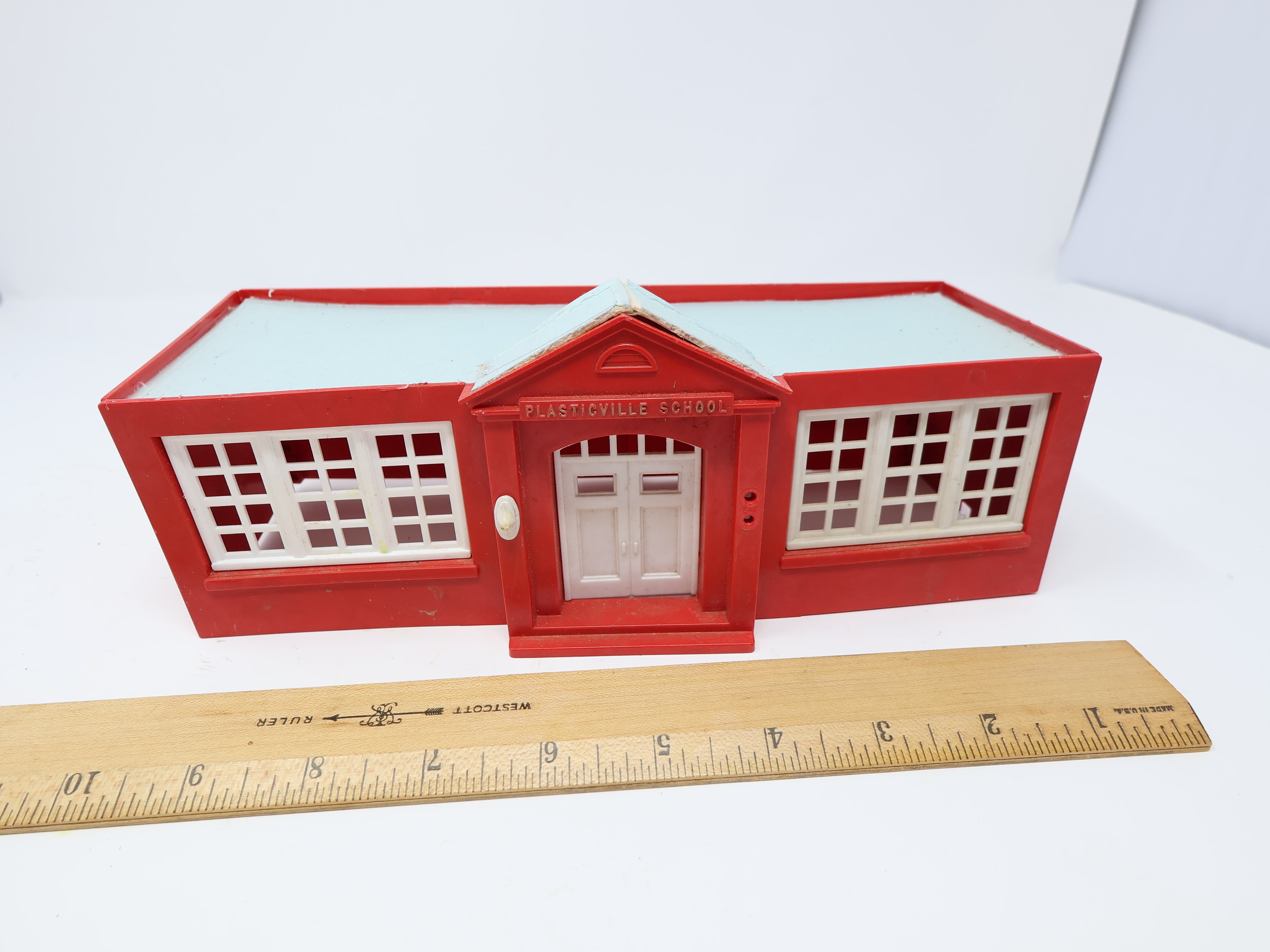 USED Bachmann Plasticville O, Red School w/ Modified Roof
