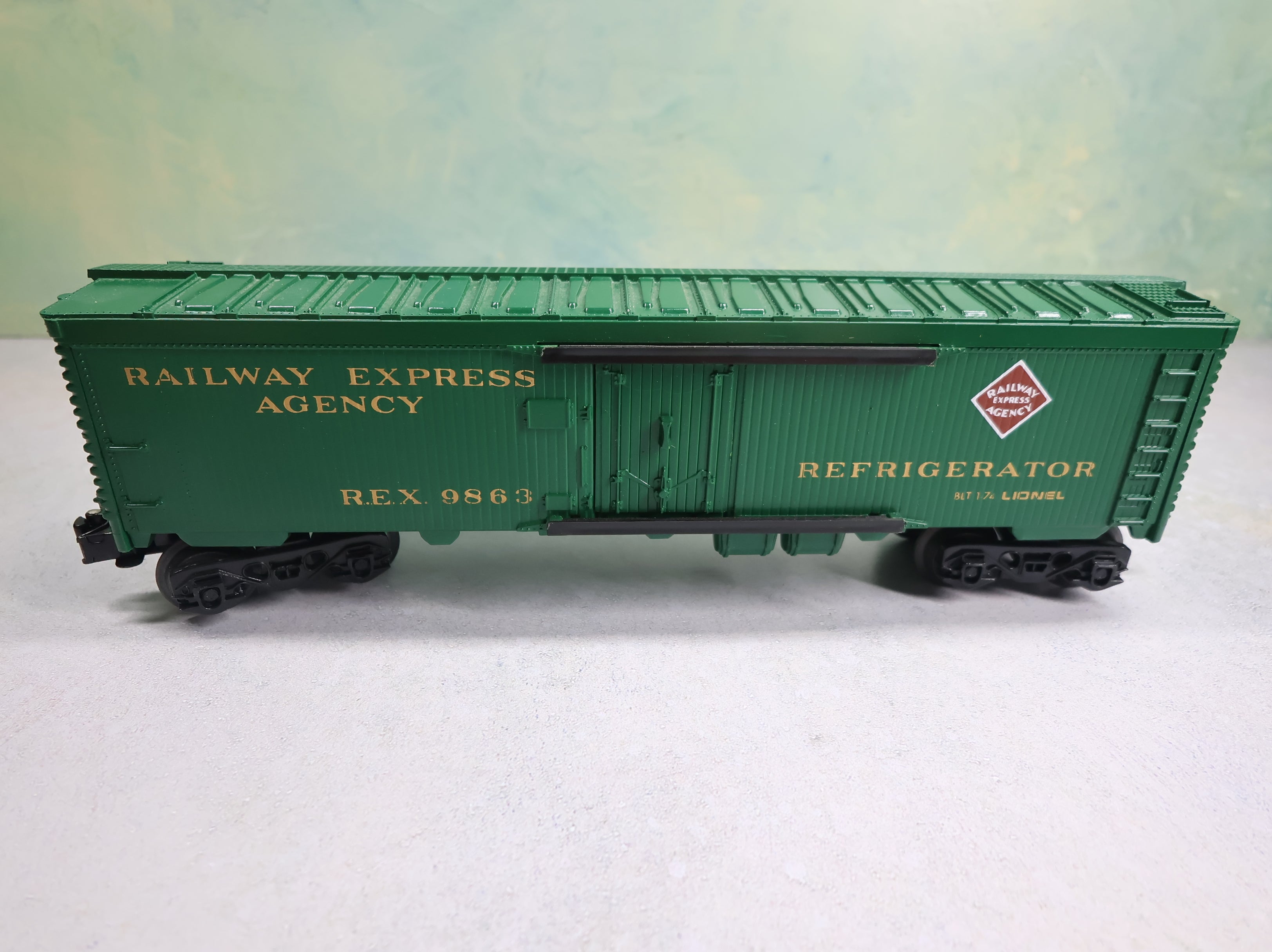 USED Lionel O Billboard Reefer Railway Express Agency REX #9863