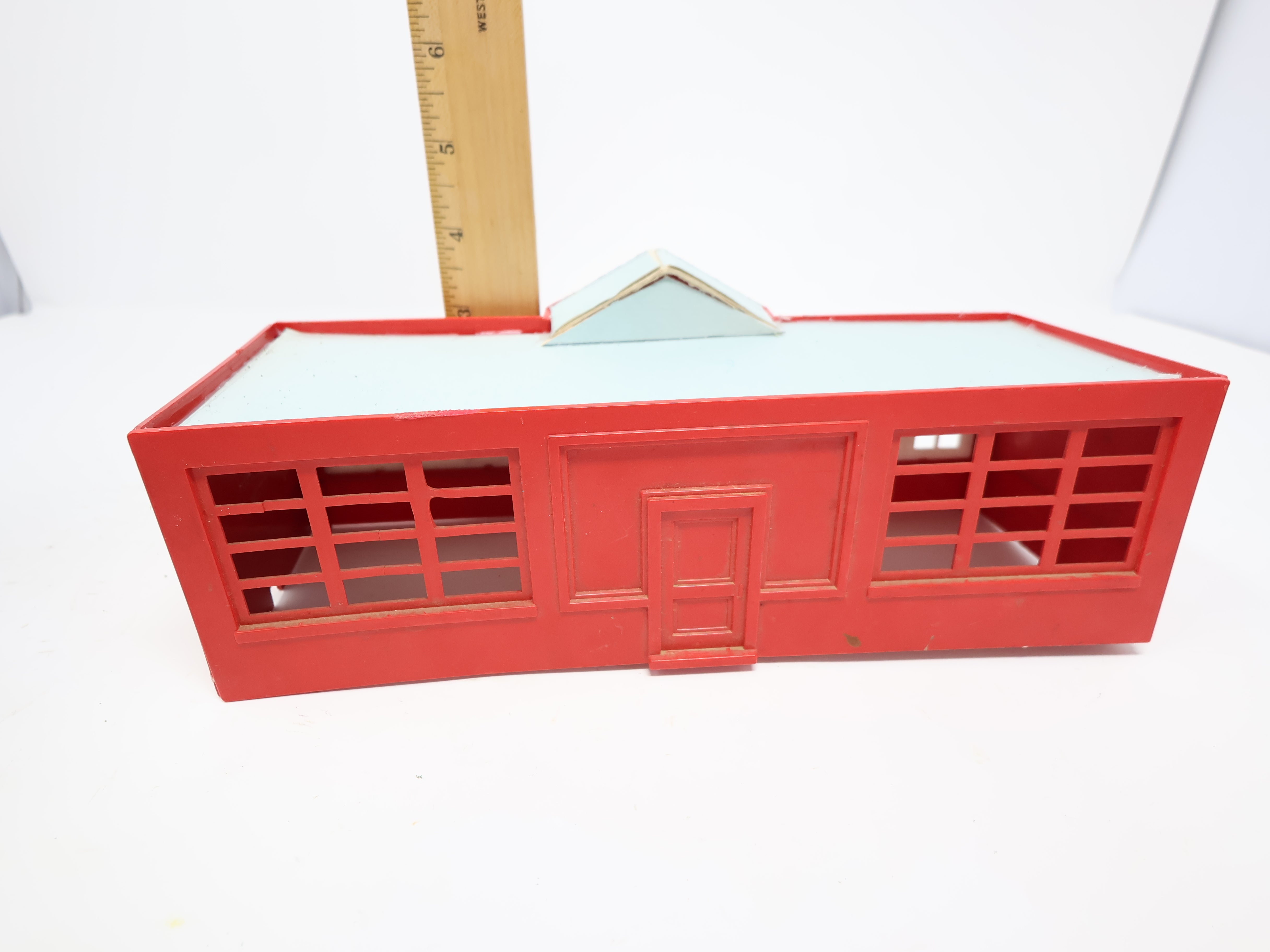 USED Bachmann Plasticville O, Red School w/ Modified Roof