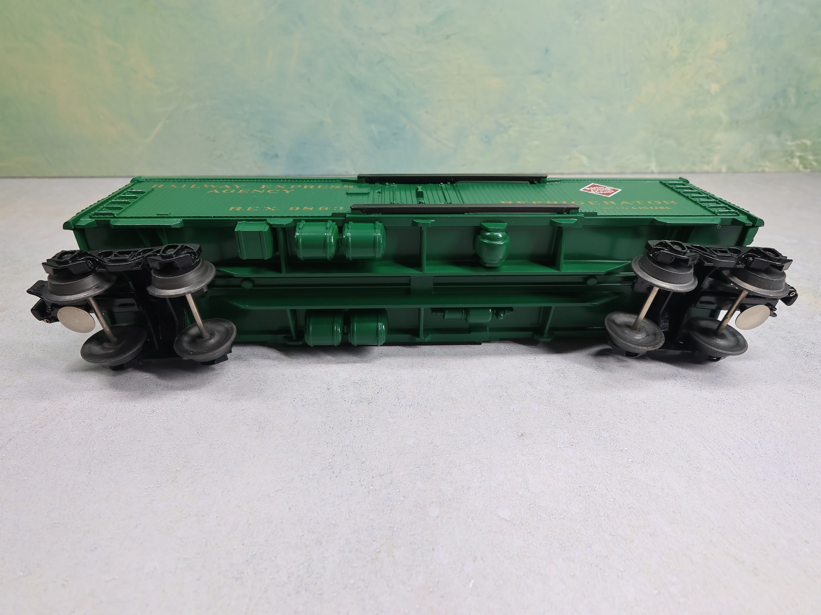 USED Lionel O Billboard Reefer Railway Express Agency REX #9863