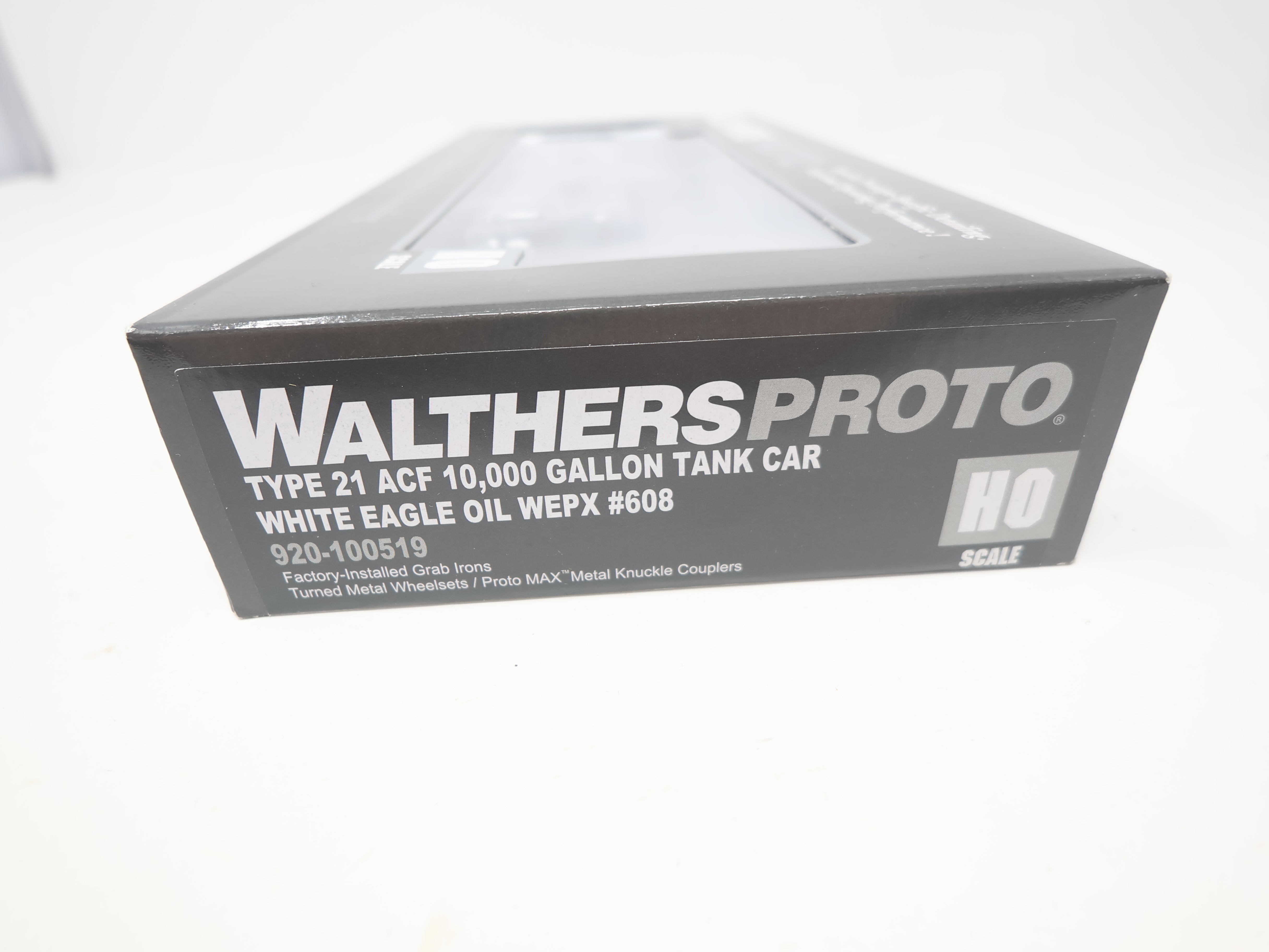 WalthersProto 920-100519 HO Scale, Type 21 ACF 10k Gal Tank Car, White Eagle Oil WEPX #608