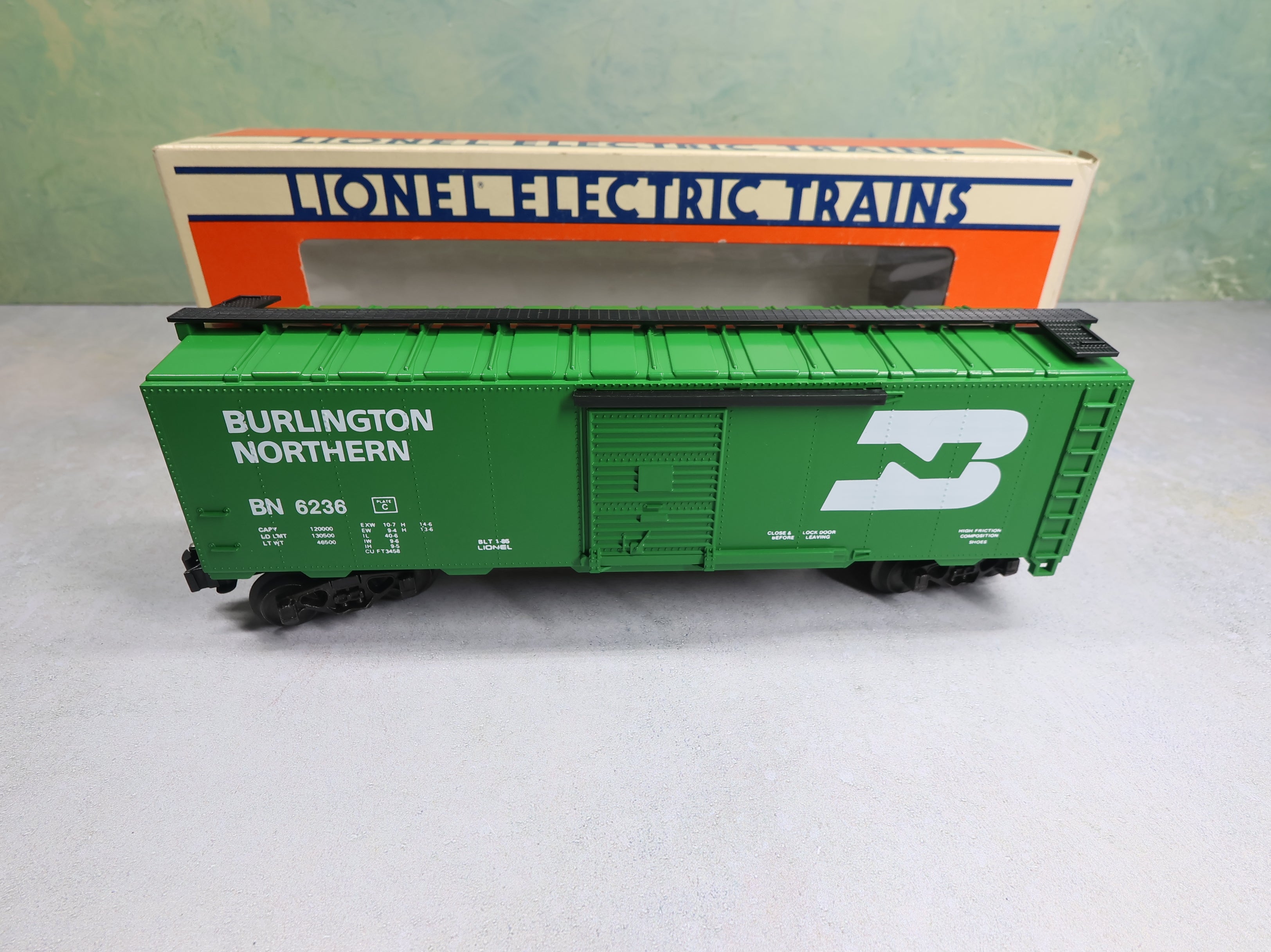 USED Lionel O Standard O Box Car Burlington Northern BN #6236