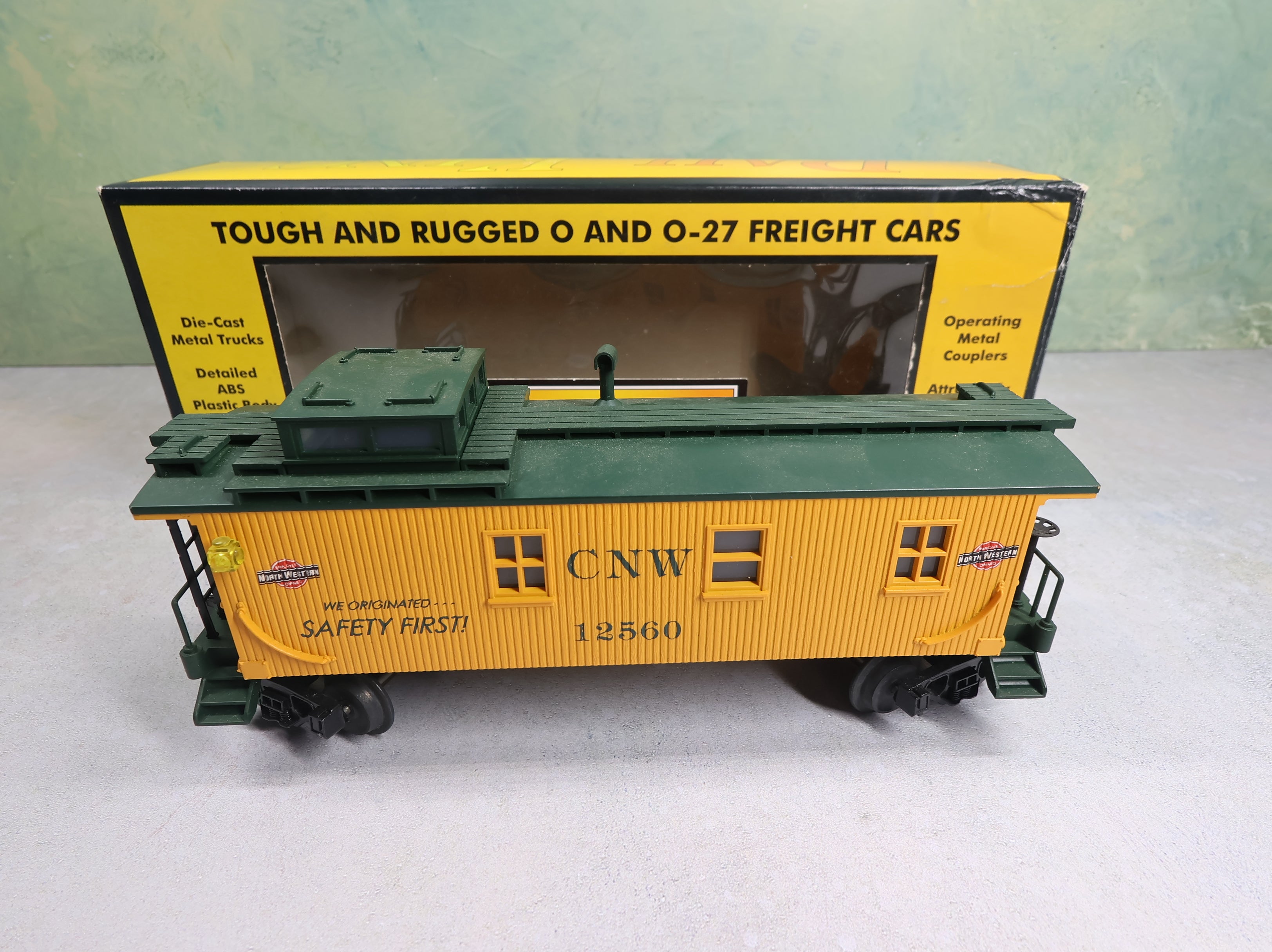 USED MTH Rail King RK-7707L O Semi-Scale Wooden Caboose Chicago & North Western CNW #12560