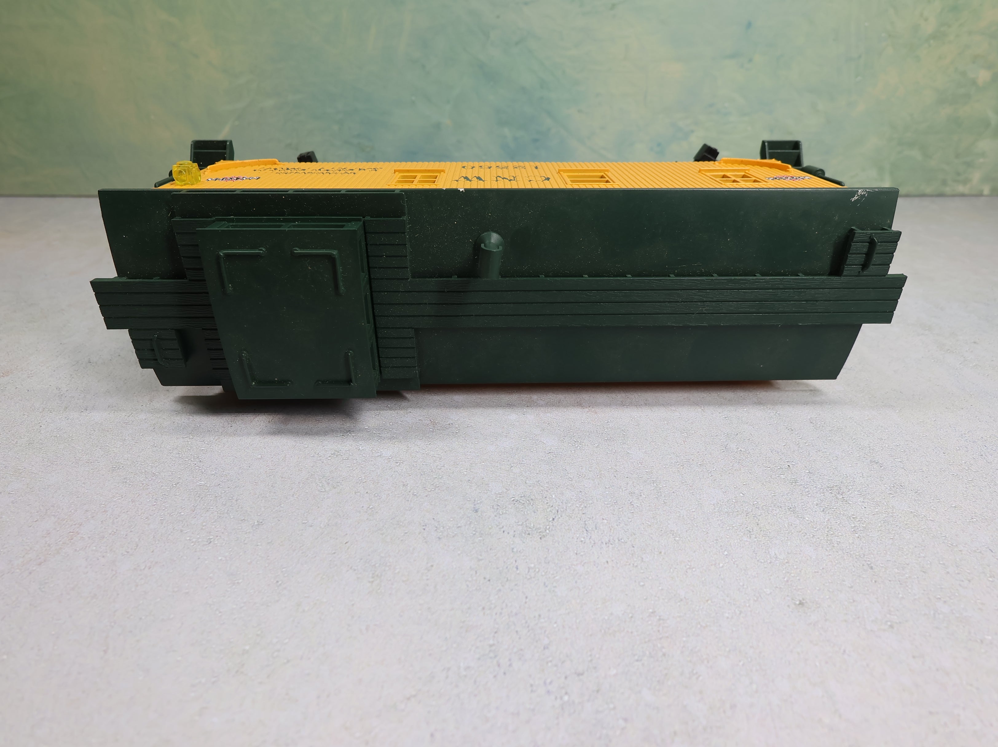 USED MTH Rail King RK-7707L O Semi-Scale Wooden Caboose Chicago & North Western CNW #12560