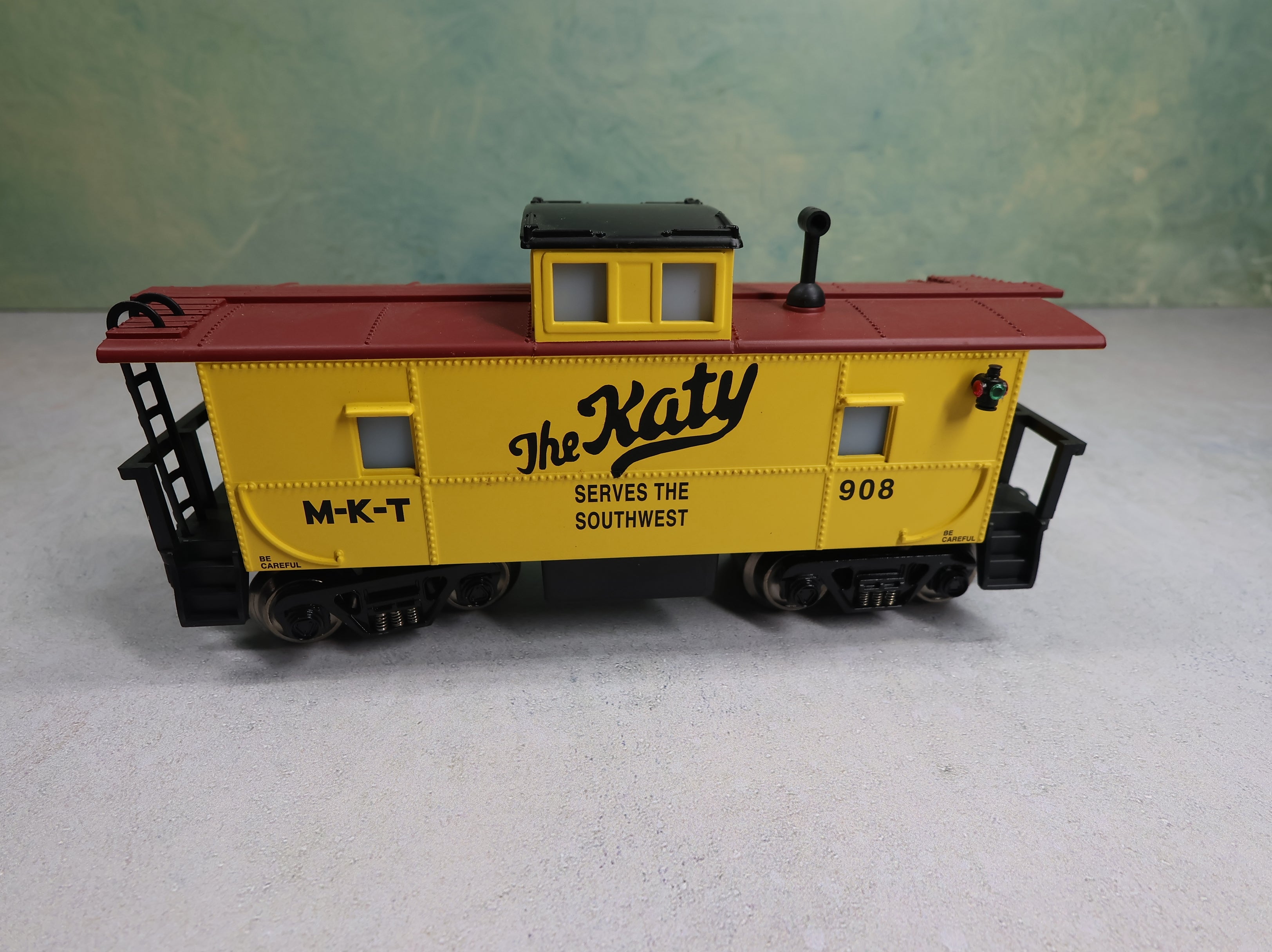 USED RMT CAB481 O Caboose MKT #908 w/ Operating Marker Lights