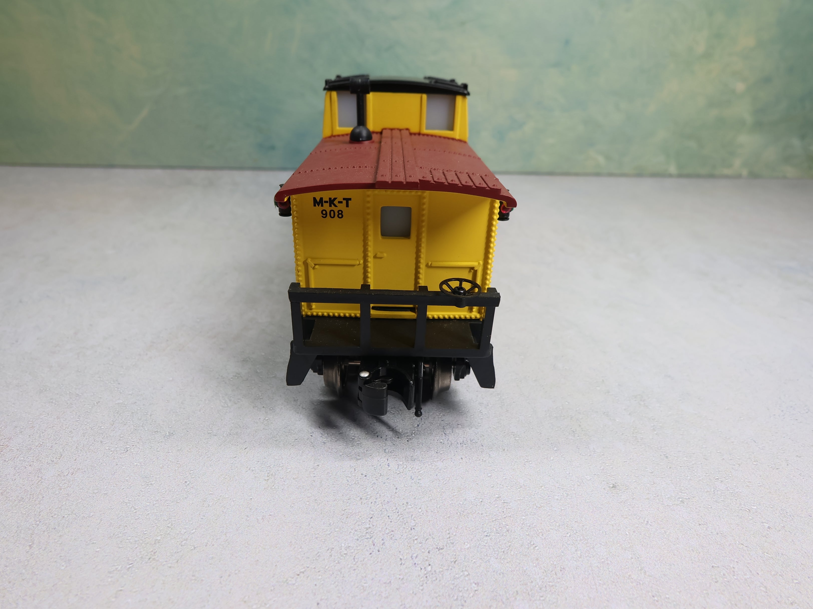 USED RMT CAB481 O Caboose MKT #908 w/ Operating Marker Lights