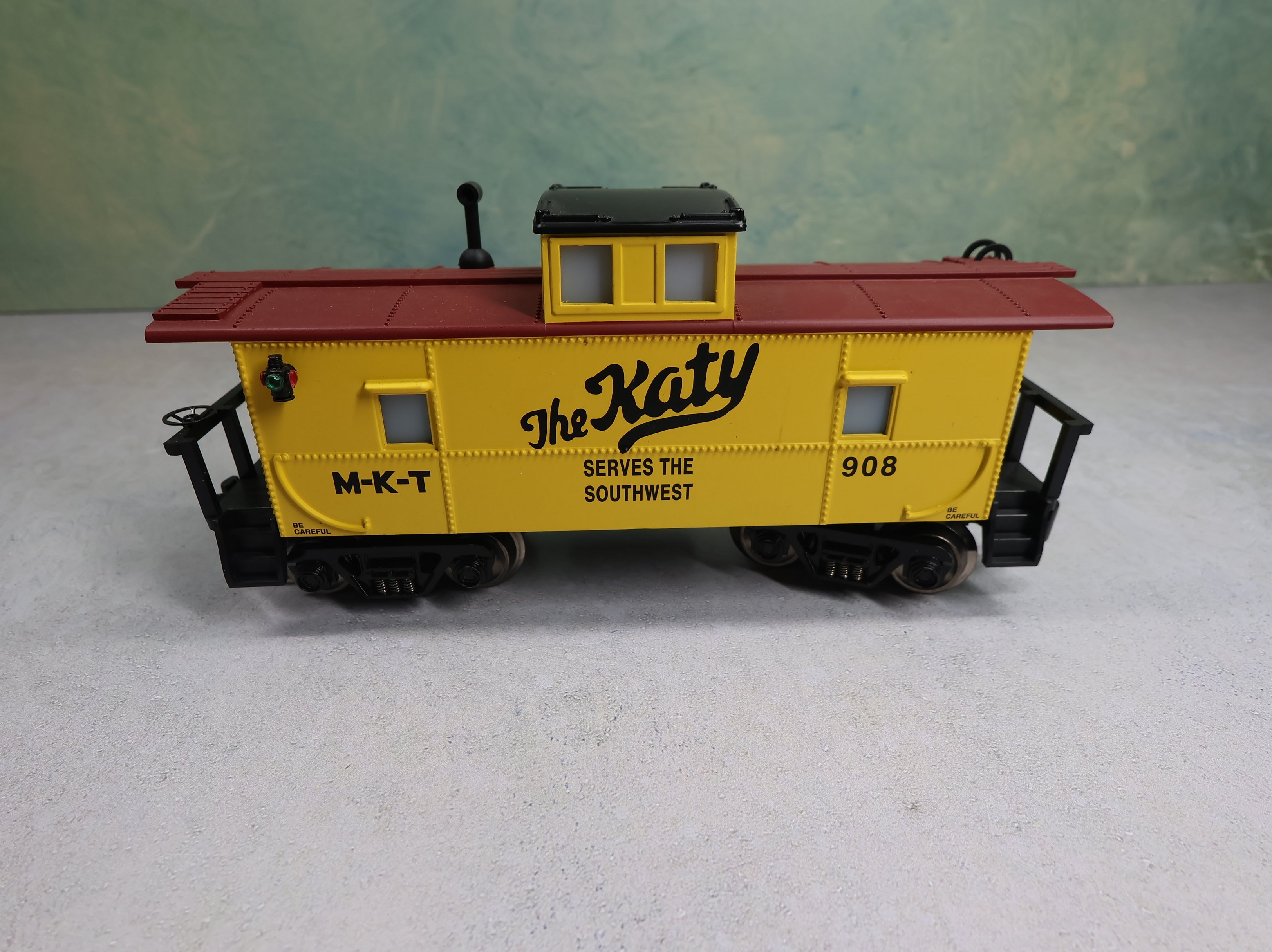 USED RMT CAB481 O Caboose MKT #908 w/ Operating Marker Lights