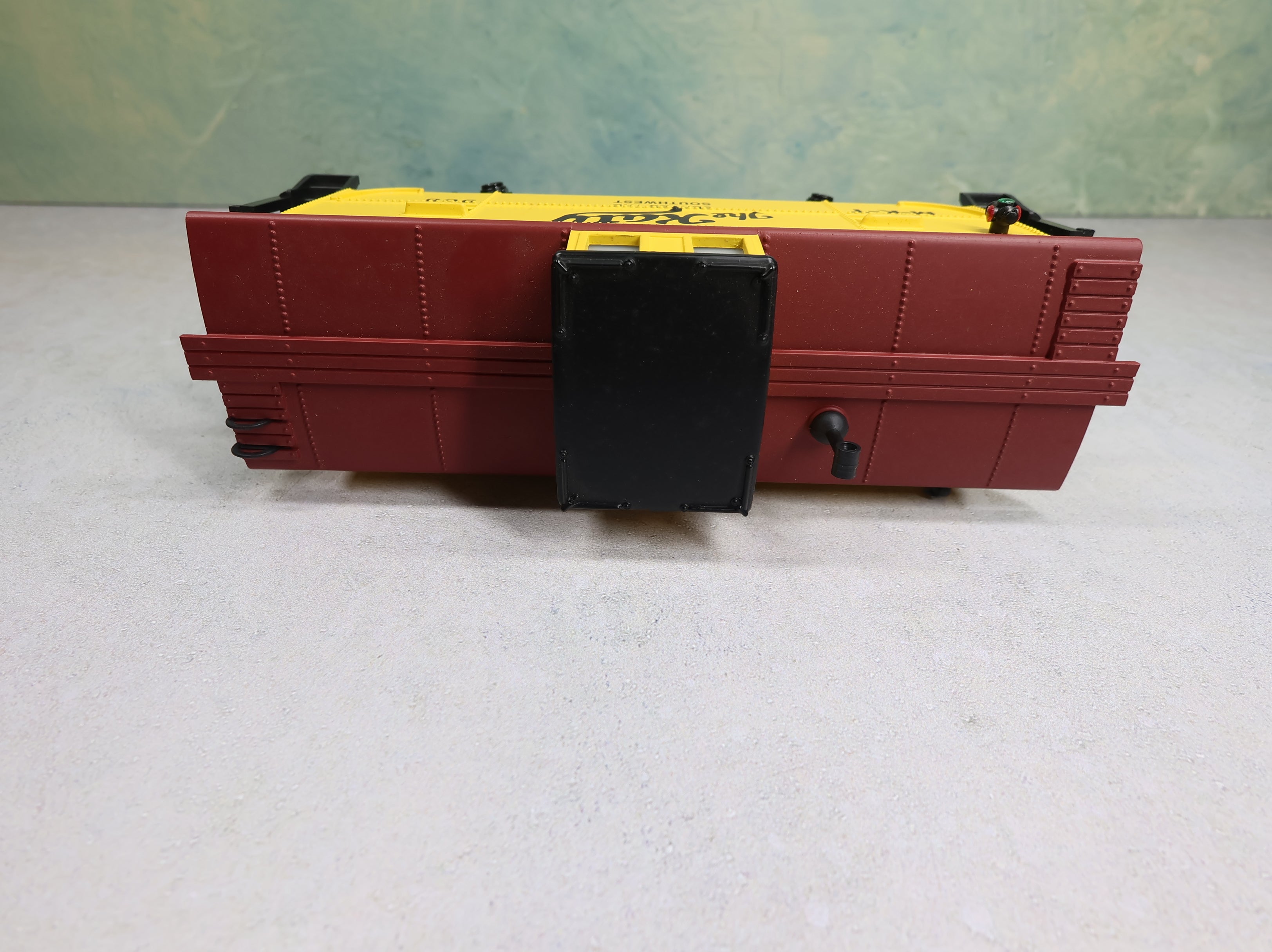 USED RMT CAB481 O Caboose MKT #908 w/ Operating Marker Lights
