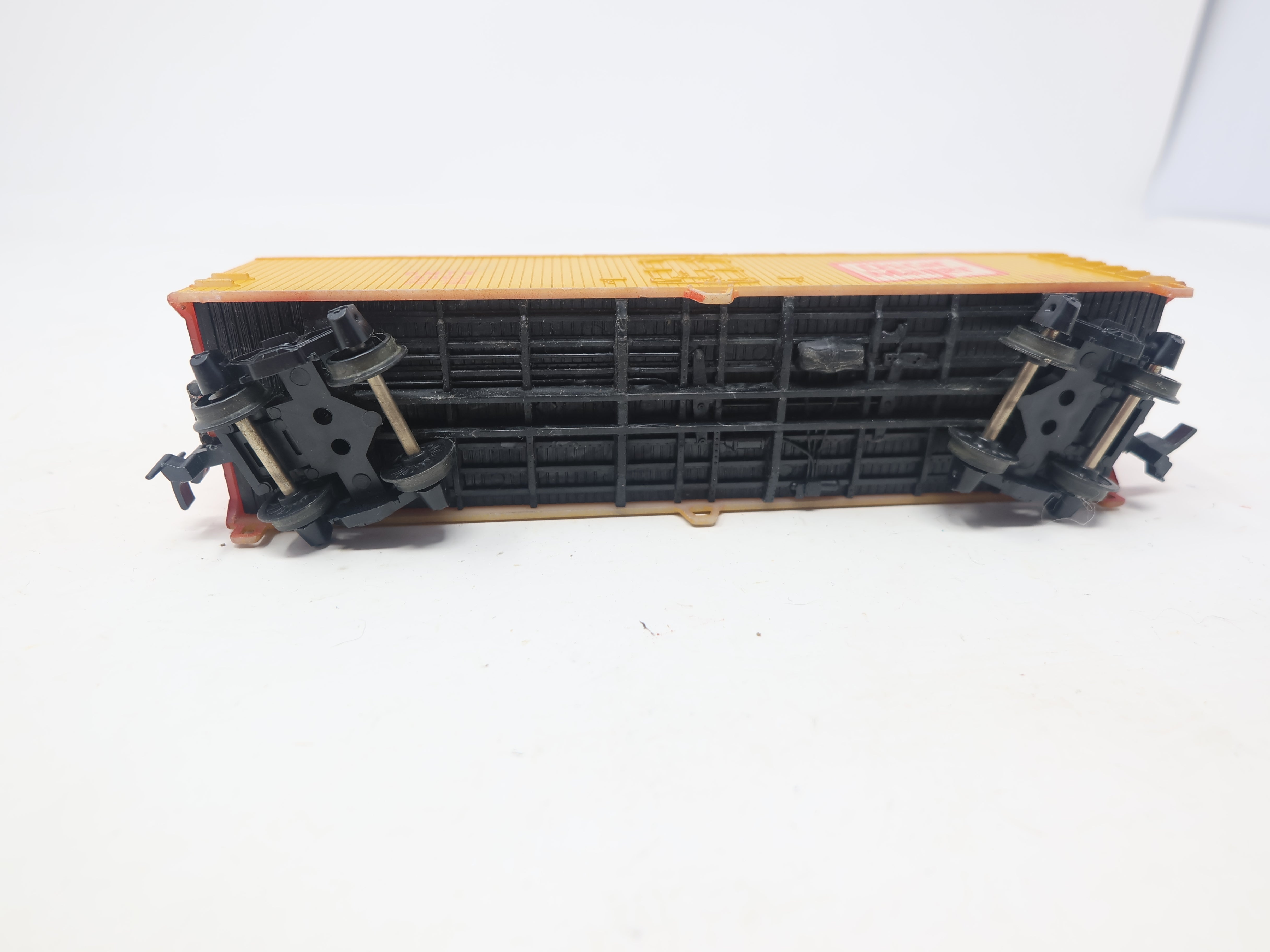 USED ROCO HO Scale, 40' Wooden Billboard Box Car, Oscar Mayer OMTX #5003
