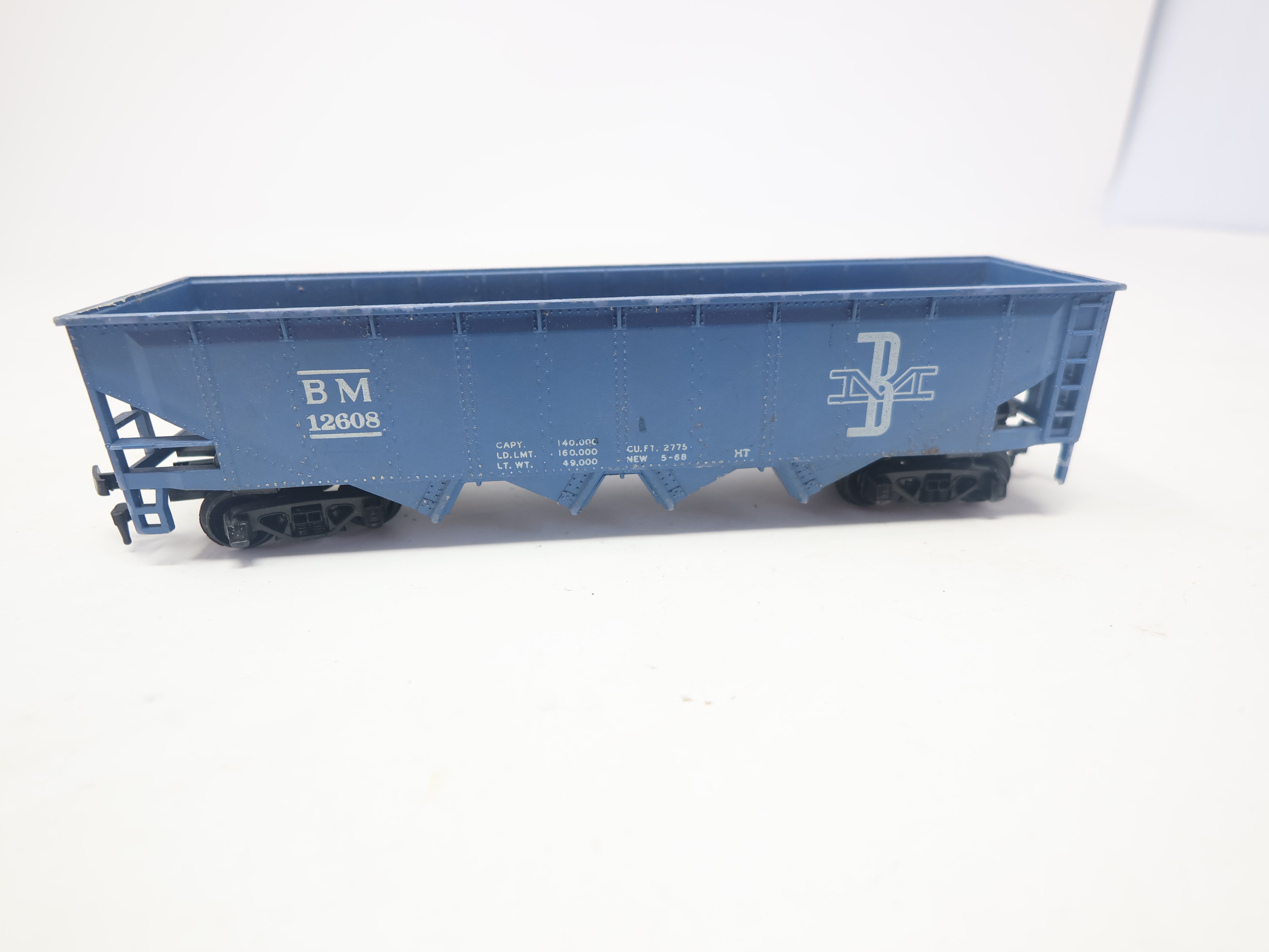 USED Tyco HO Scale, 4 Bay Hopper, Boston & Maine BM #12608