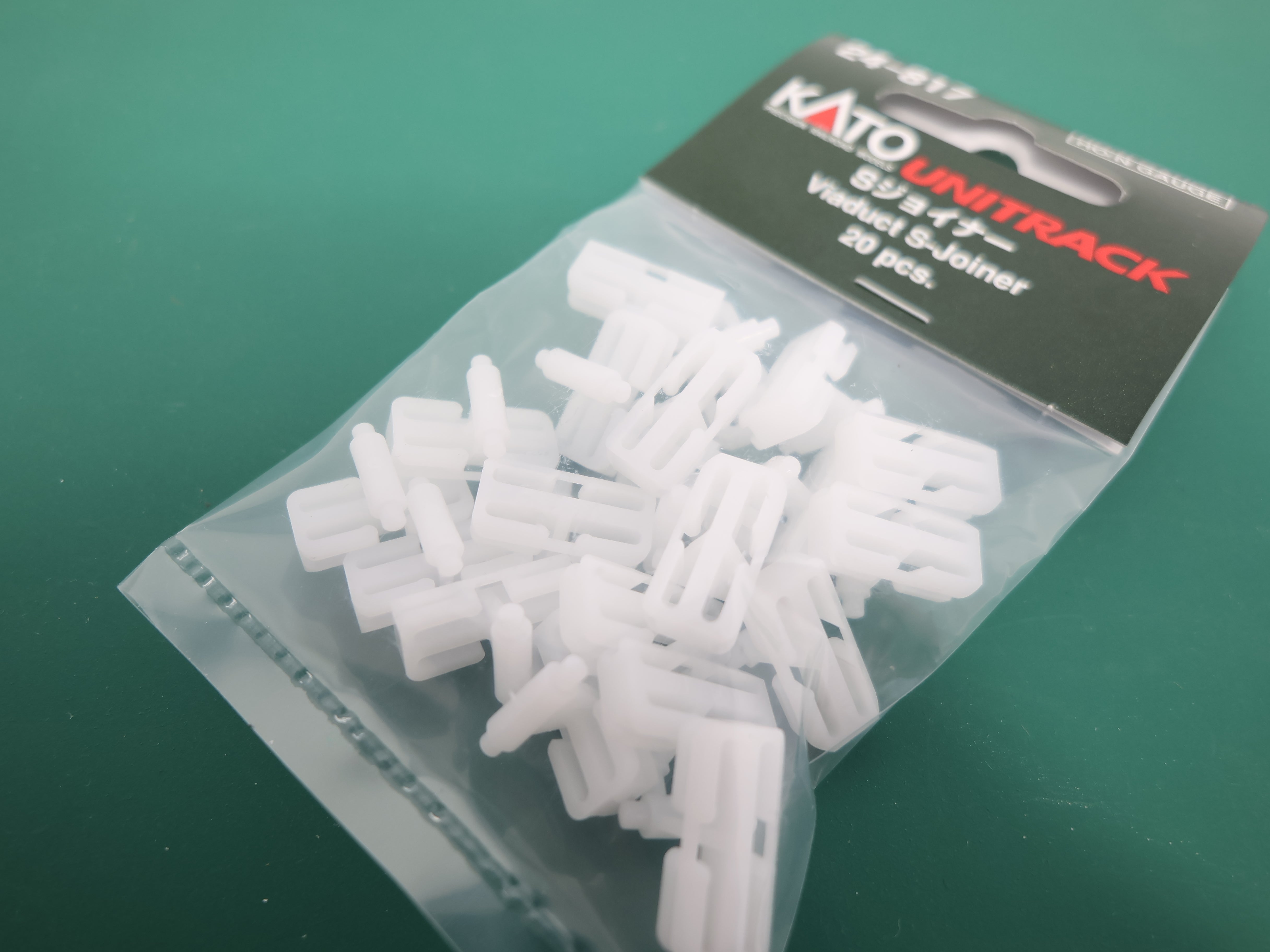 KATO 24-817 MULTI Scale, Unitrack Viaduct S-Joiner, (20 pcs, HO & N Scale)