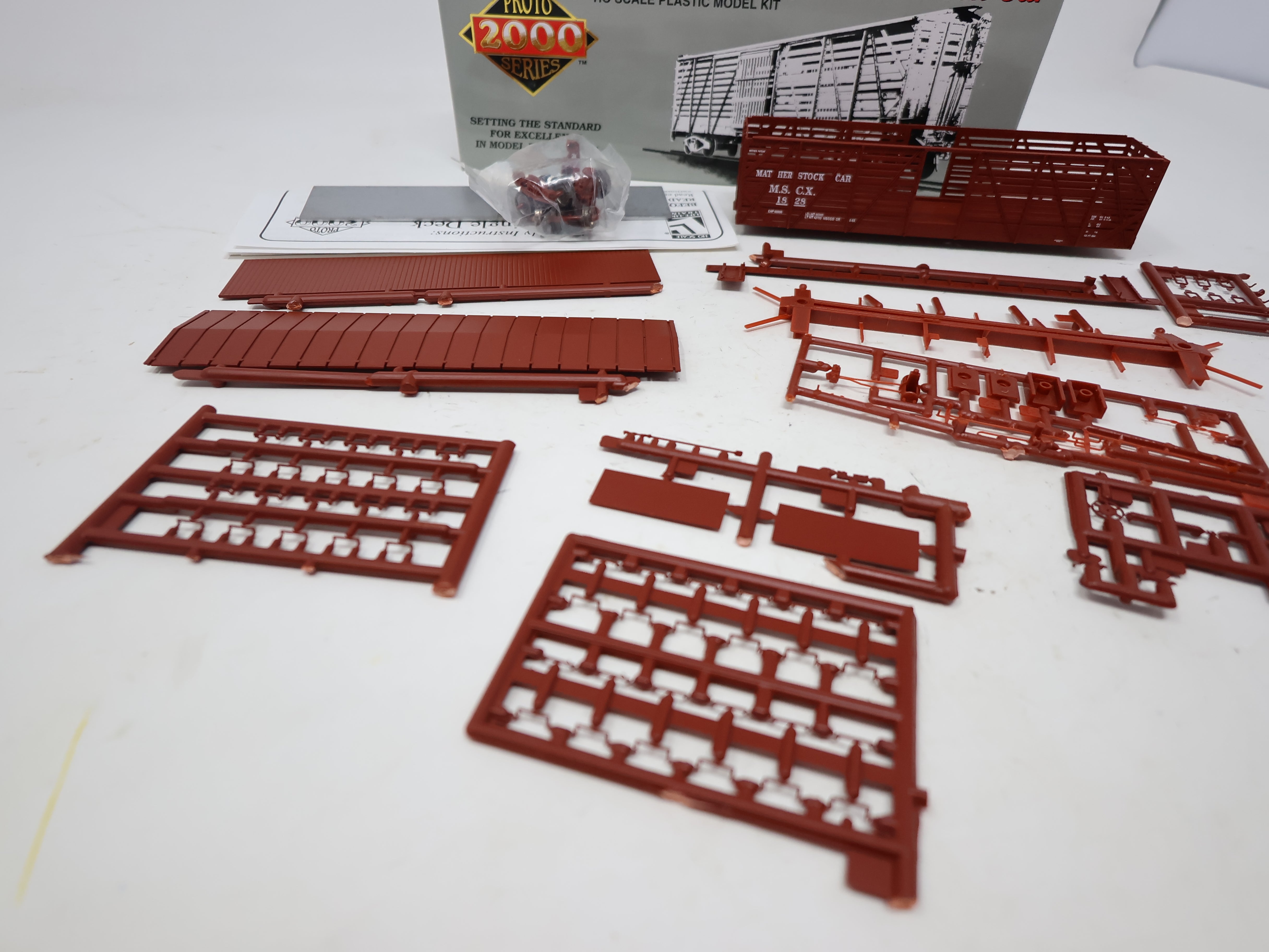 USED Life-Like HO Scale, 40' Single Deck Stock Car, Mather #1828 (KIT)