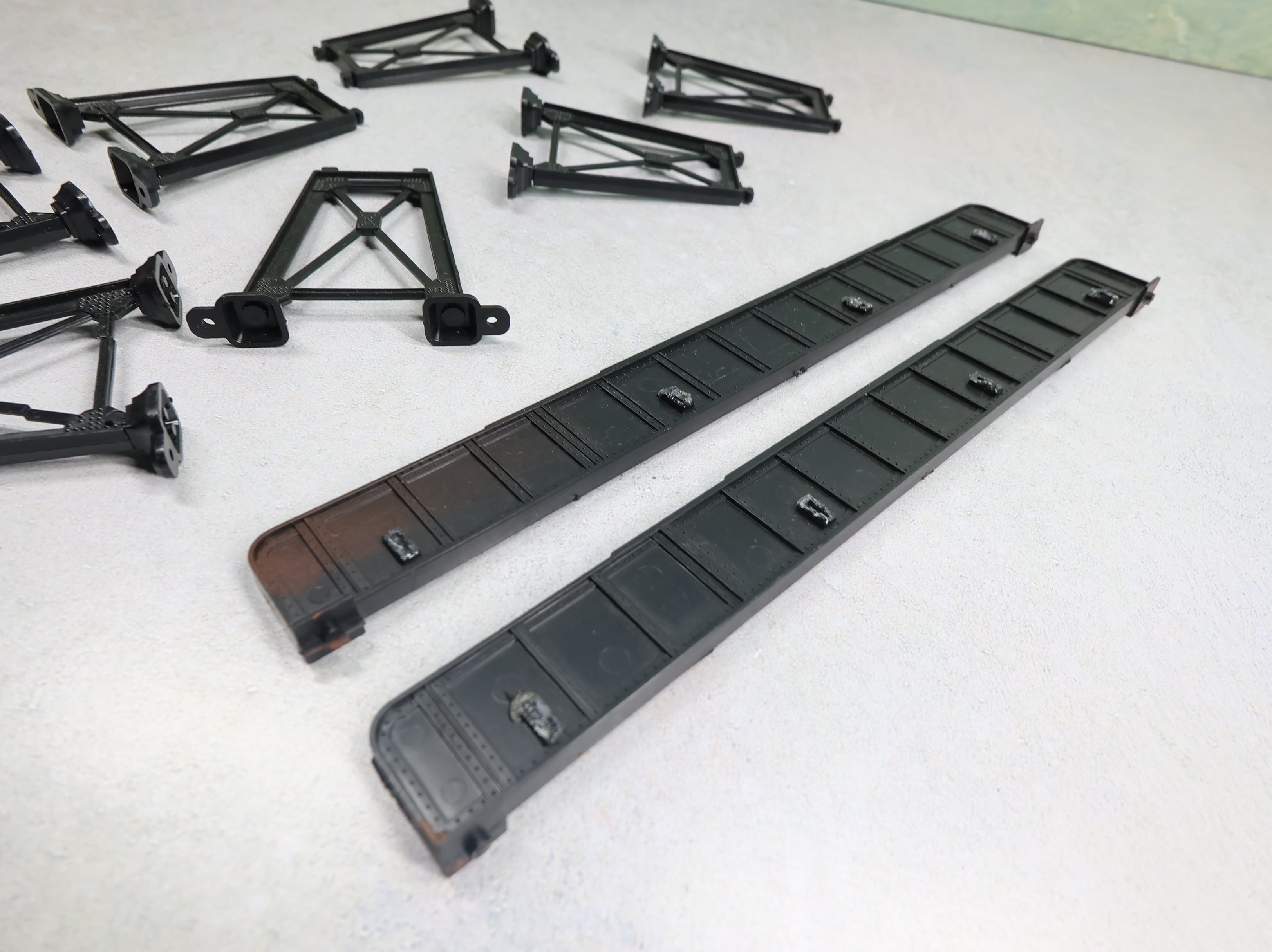 USED HO Scale Girder Bridge and Trestle Parts (9 pcs)