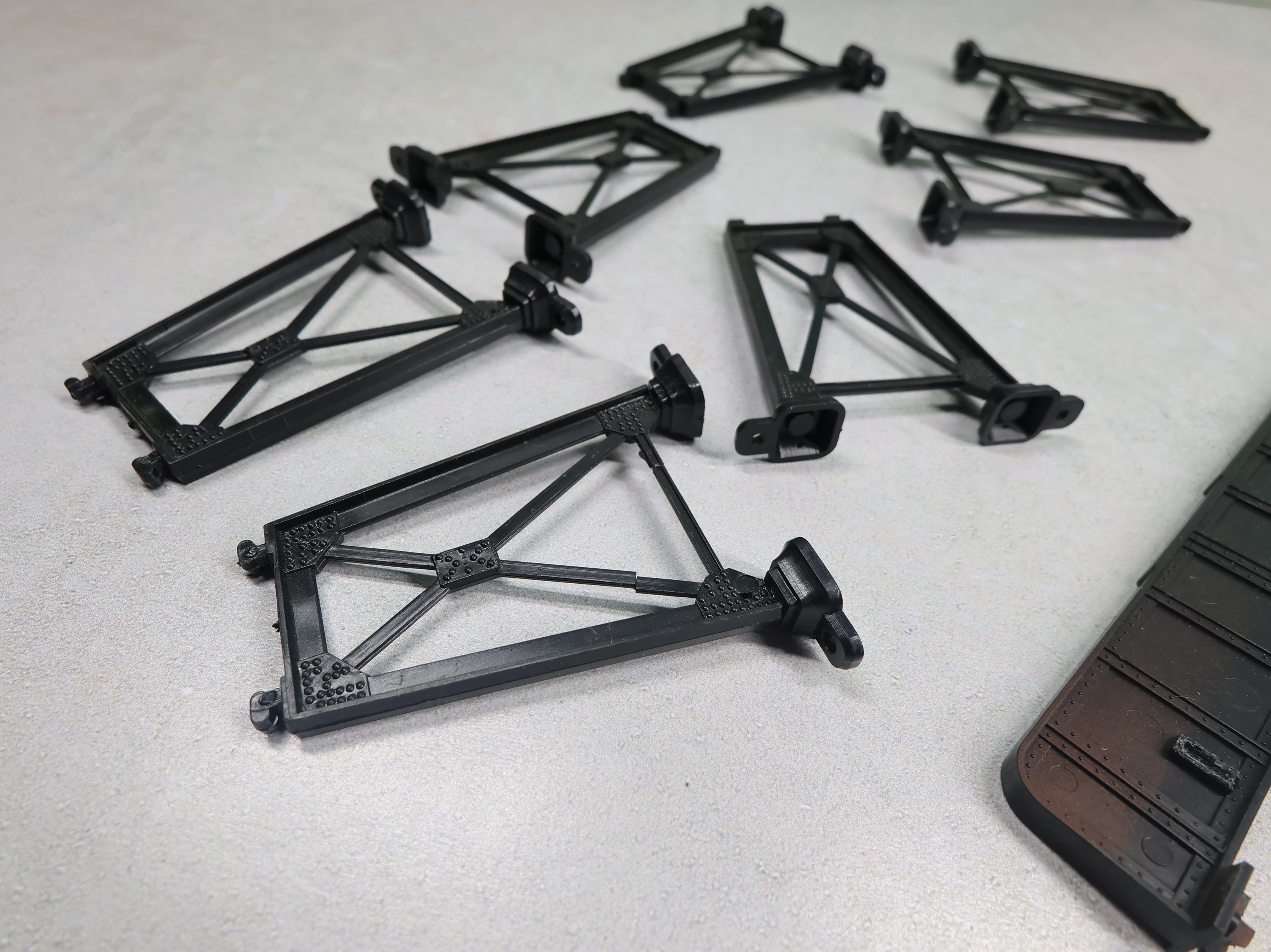 USED HO Scale Girder Bridge and Trestle Parts (9 pcs)