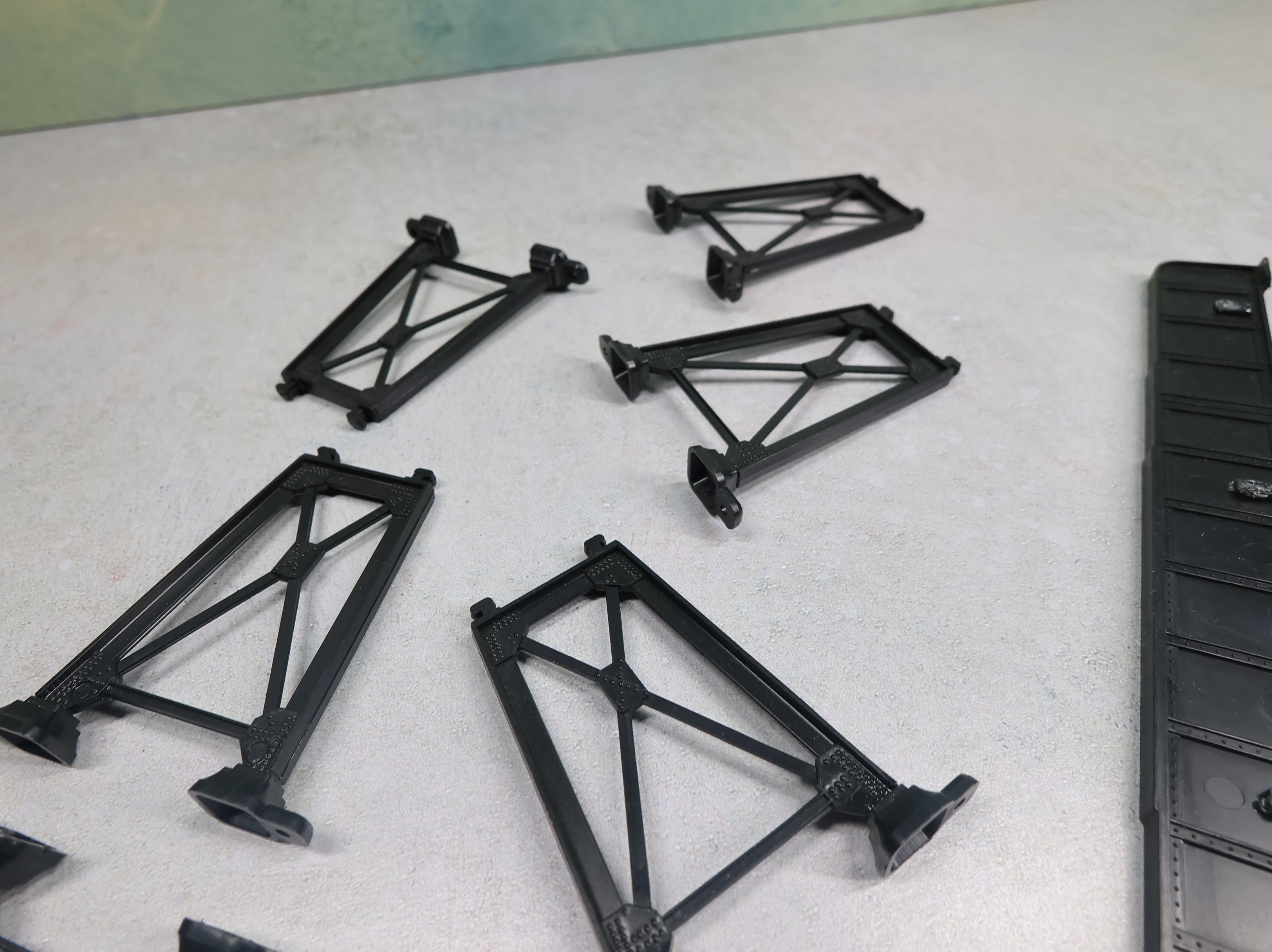 USED HO Scale Girder Bridge and Trestle Parts (9 pcs)