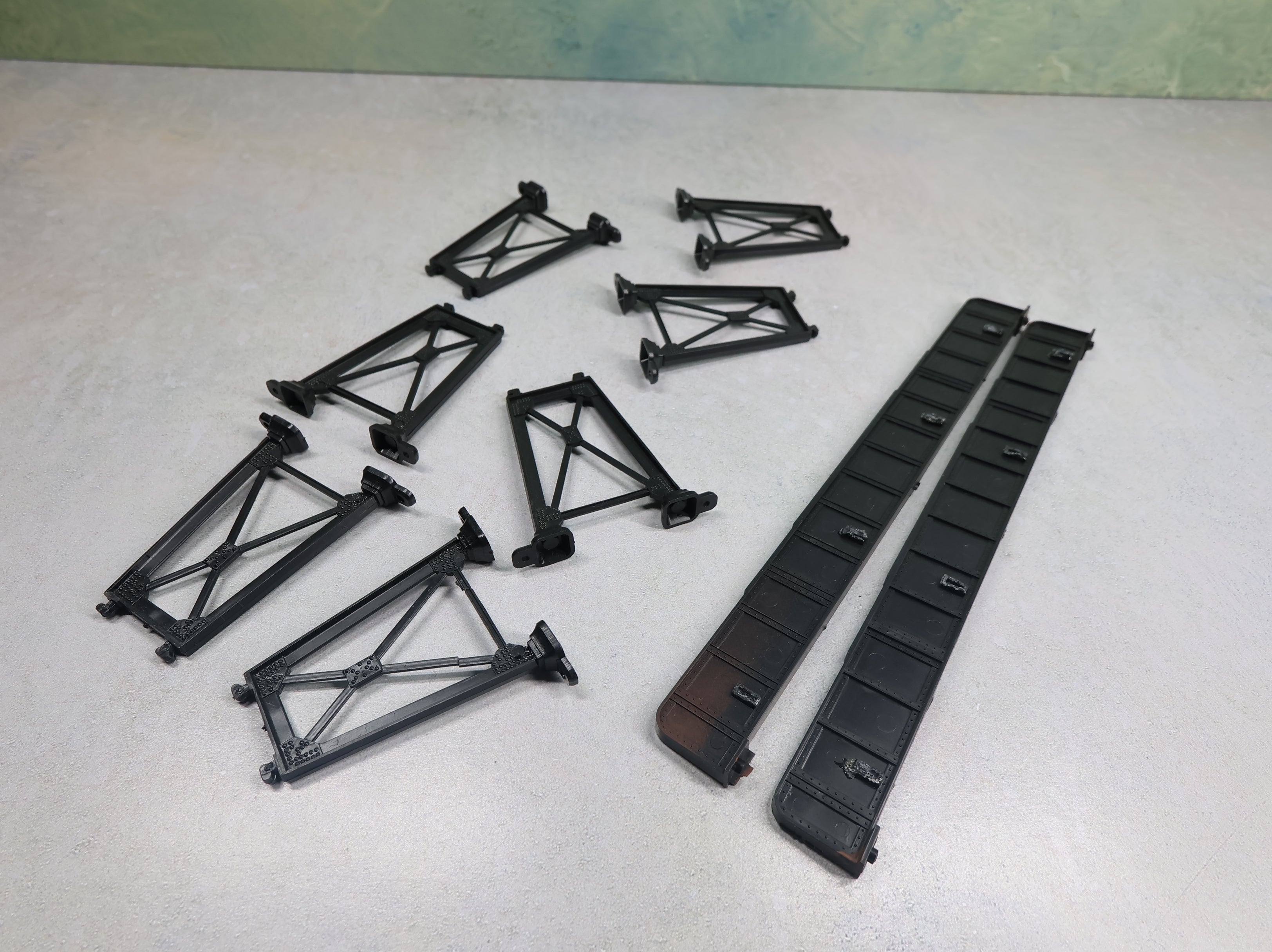 USED HO Scale Girder Bridge and Trestle Parts (9 pcs)