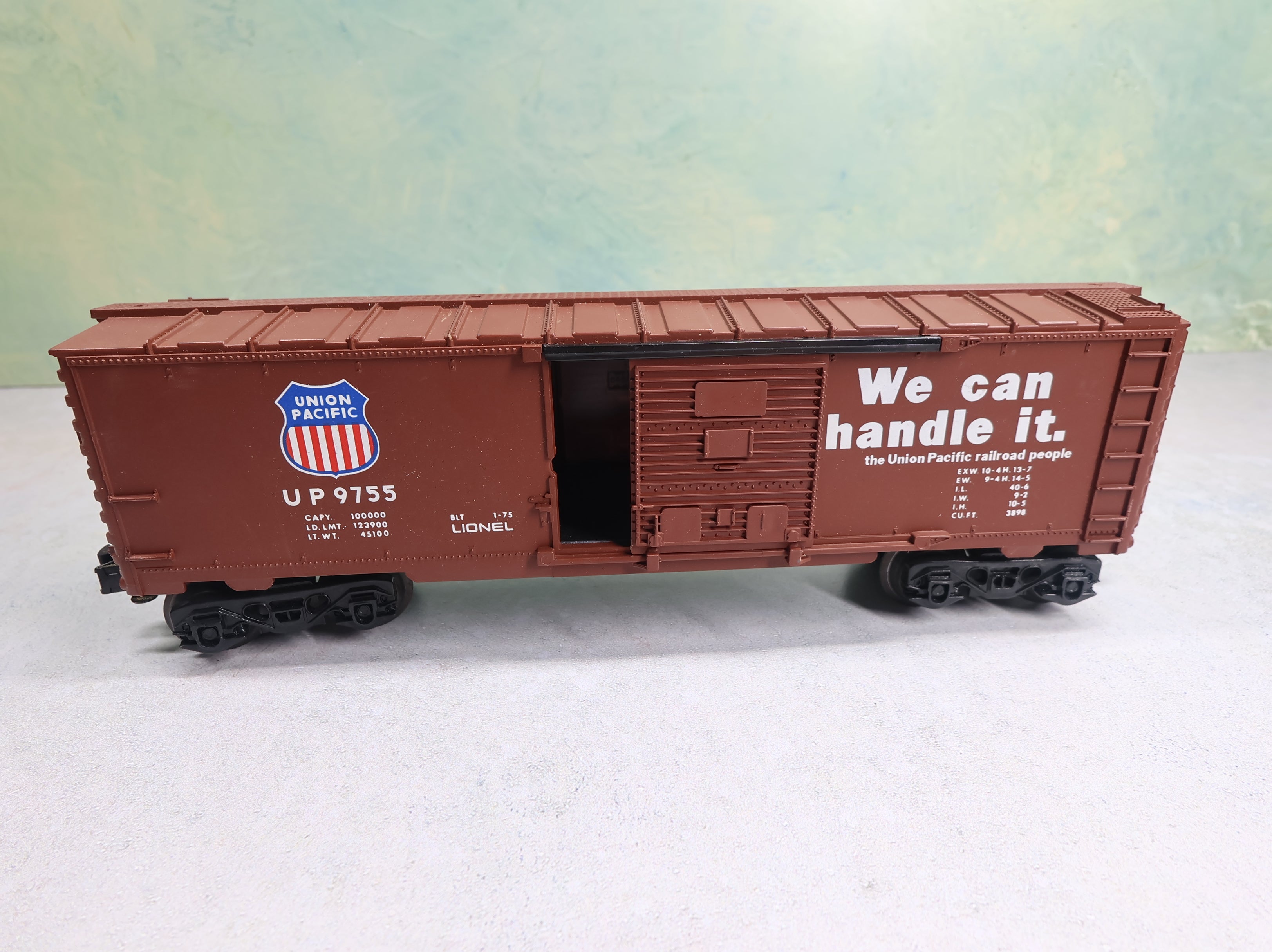 USED Lionel O Box Car Union Pacific UP #9755