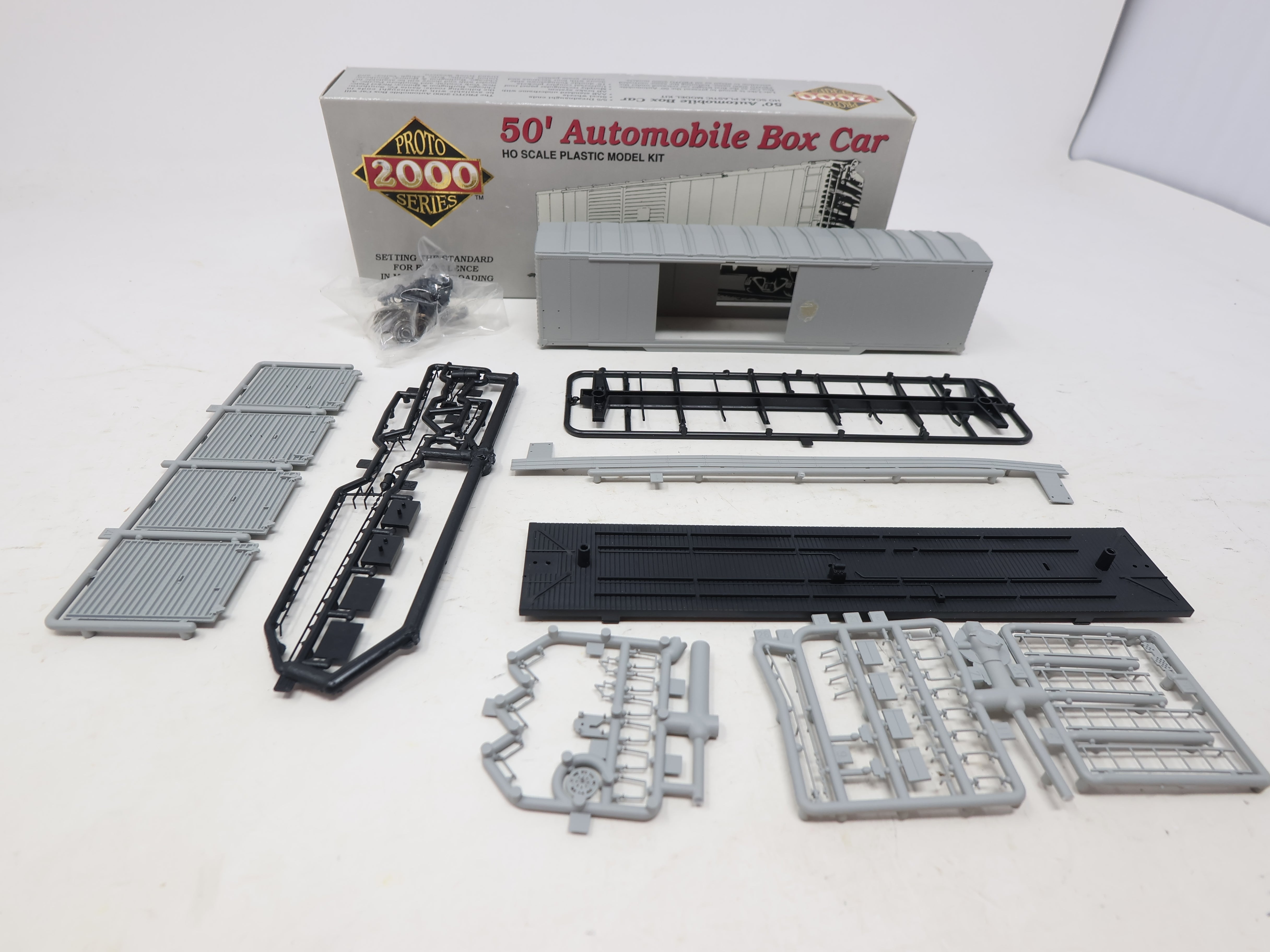USED Life-Like 8443 HO Scale, 50' Automobile Box Car, Undecorated (KIT)