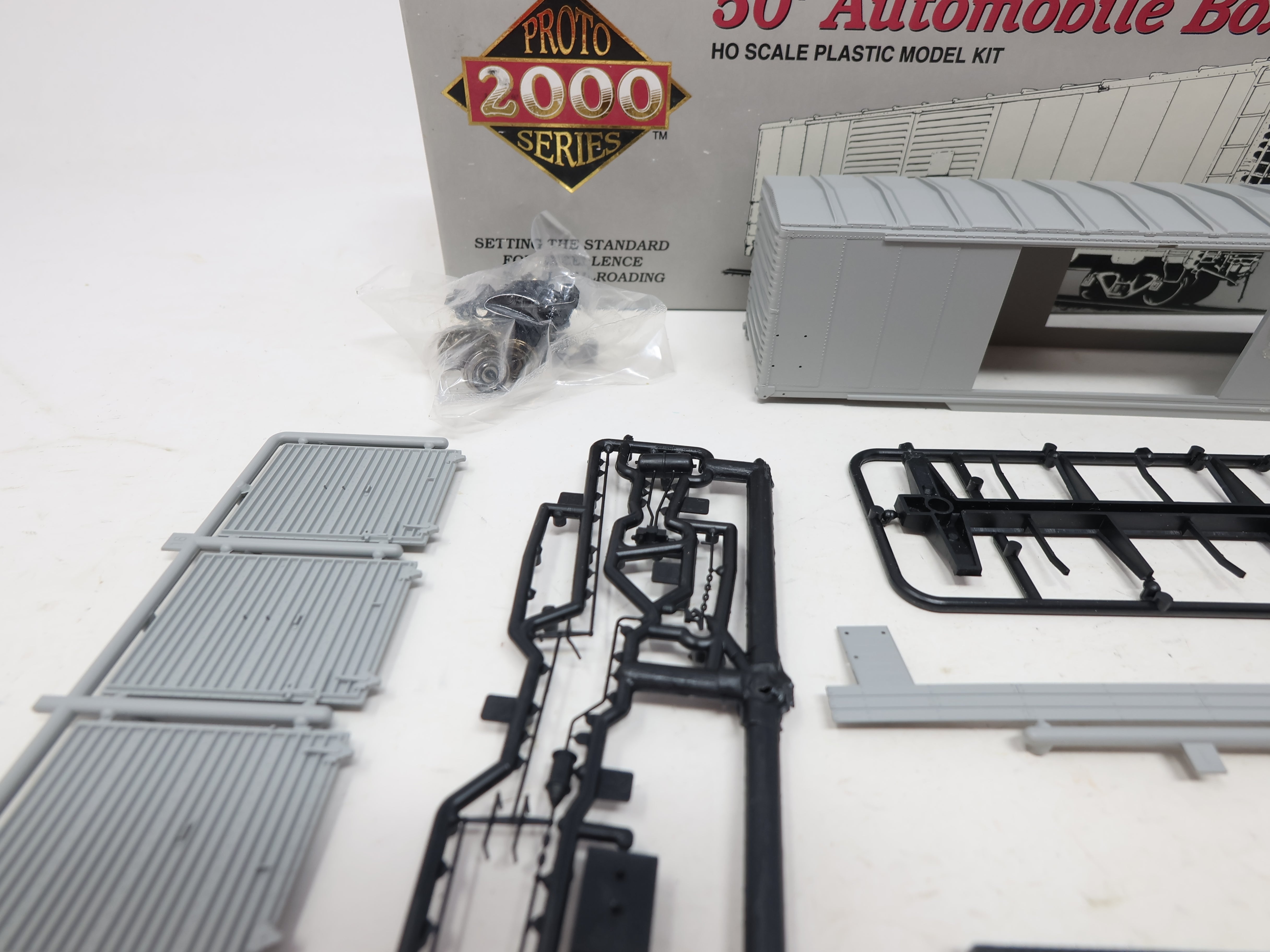 USED Life-Like 8443 HO Scale, 50' Automobile Box Car, Undecorated (KIT)