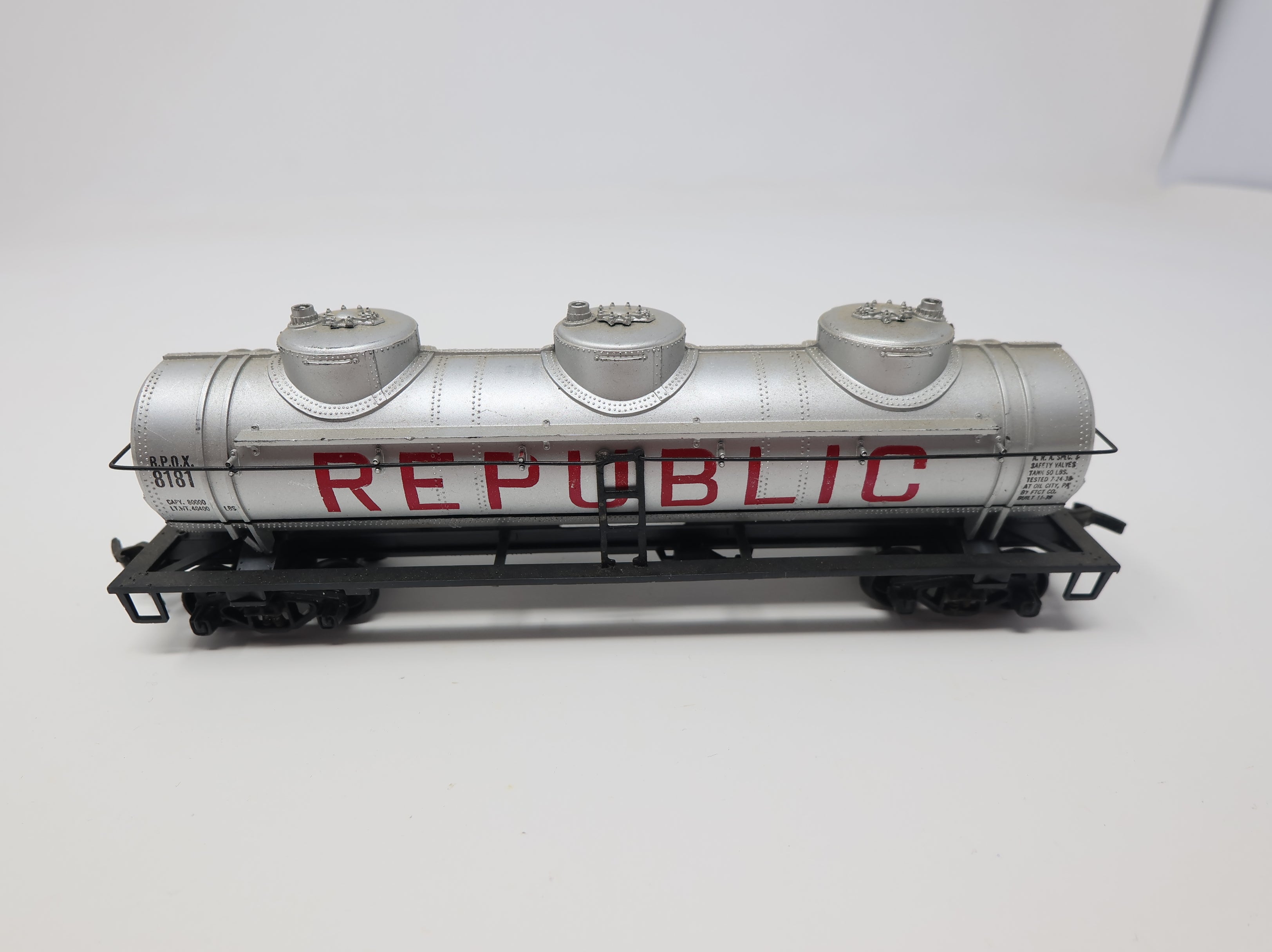 USED HOTCO HO Scale Triple Dome Tank Car Republic RPOX #8181