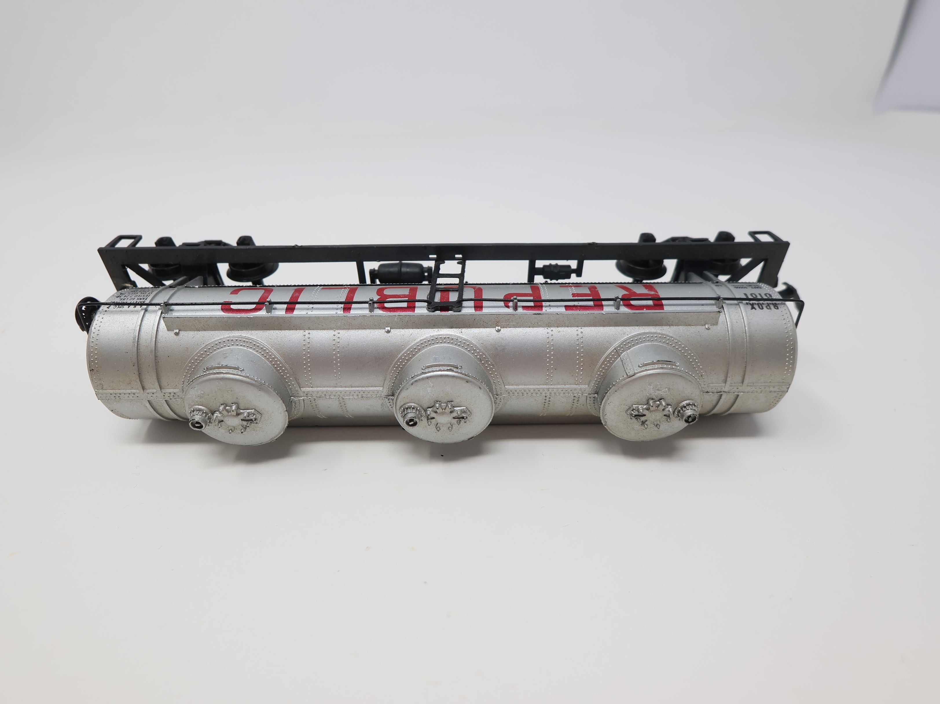 USED HOTCO HO Scale Triple Dome Tank Car Republic RPOX #8181